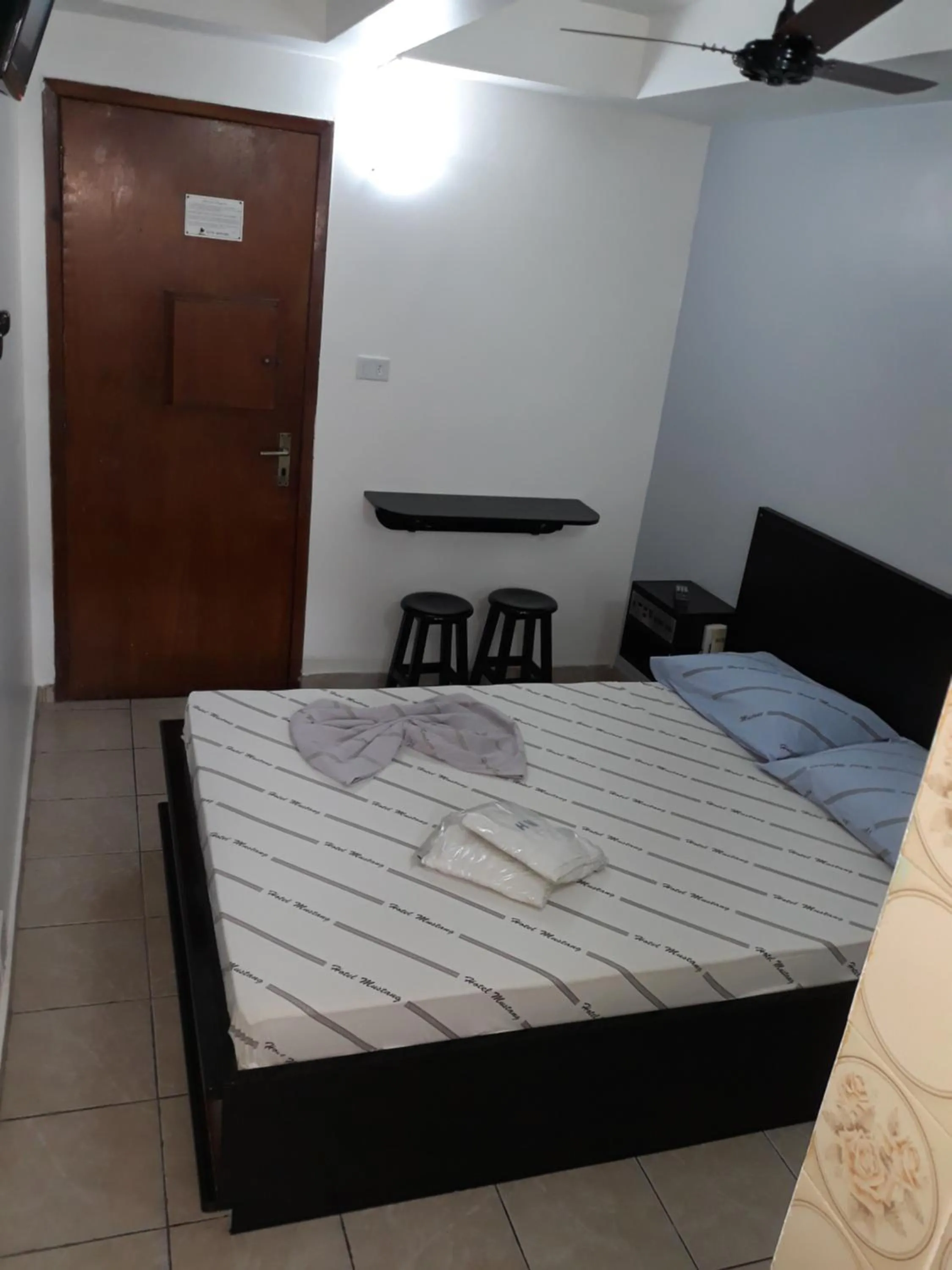 Bed in Hotel Mustang