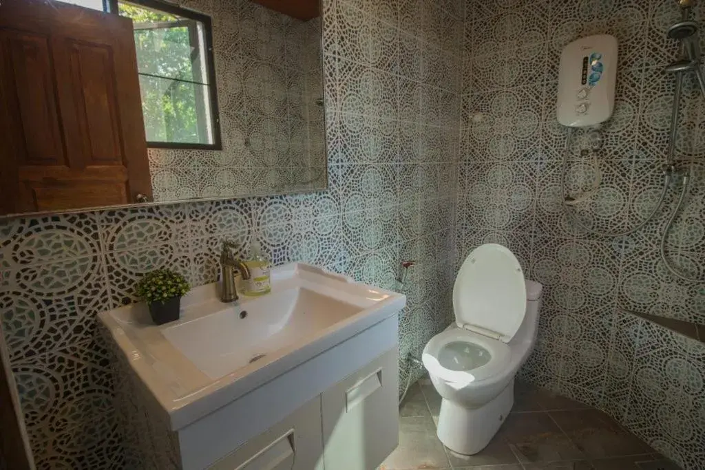 Toilet in De Serenity - Exclusive Jungle Retreat Toilet in De Serenity - Exclusive Jungle Retreat