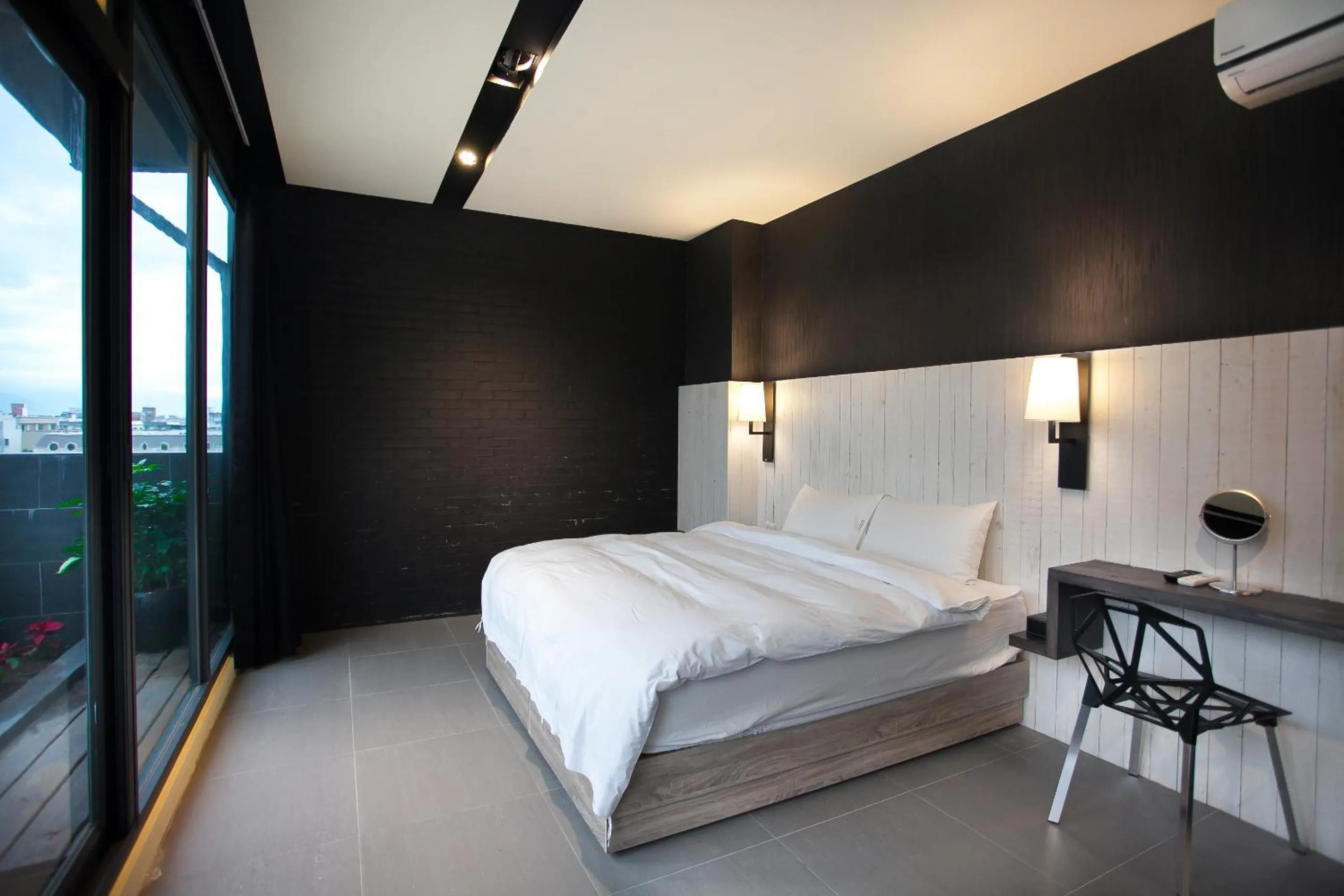 Decorative detail, Bed in ManMan B&B