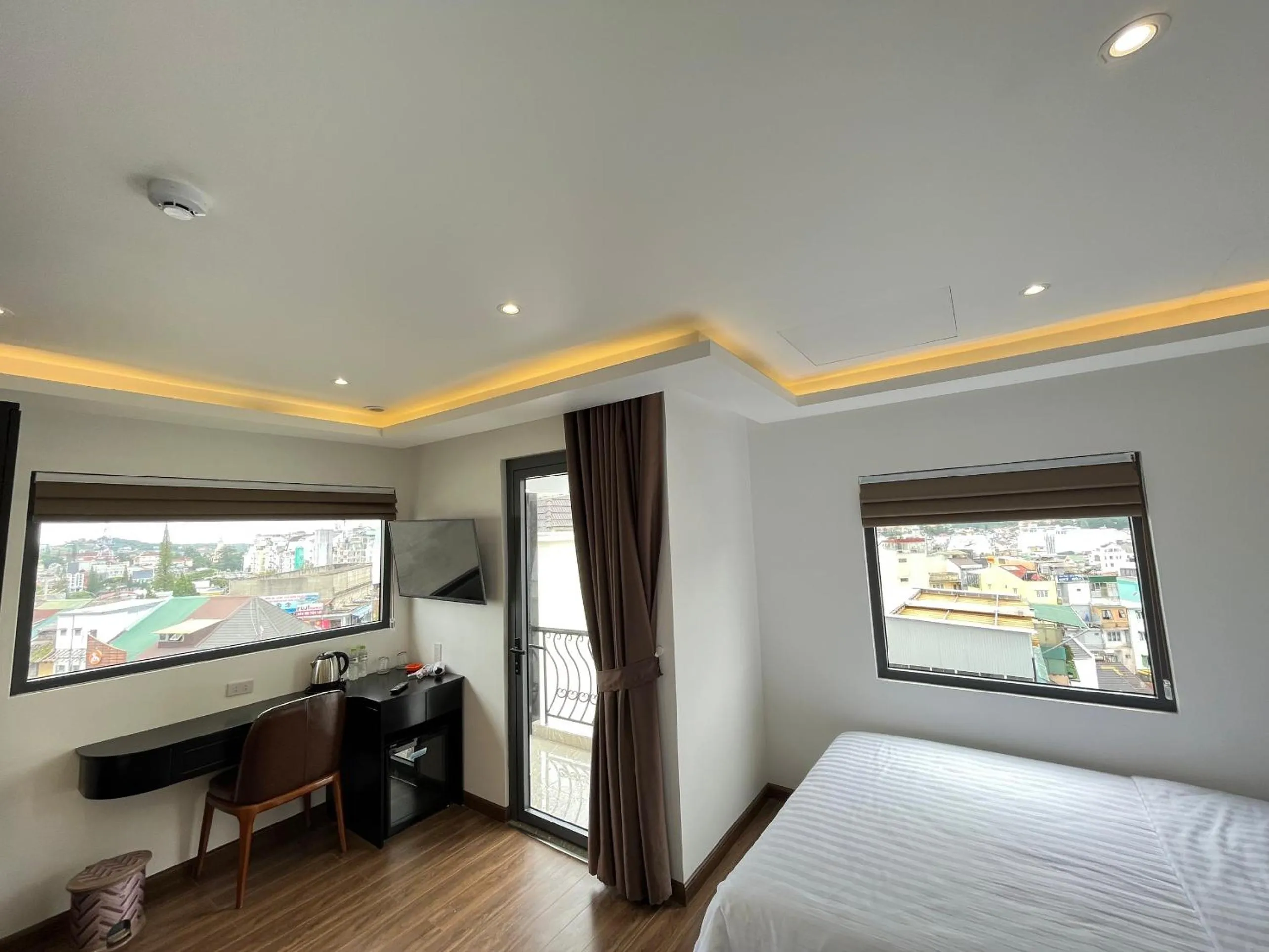 Photo of the whole room, Bed in Tuyết Mai Hotel