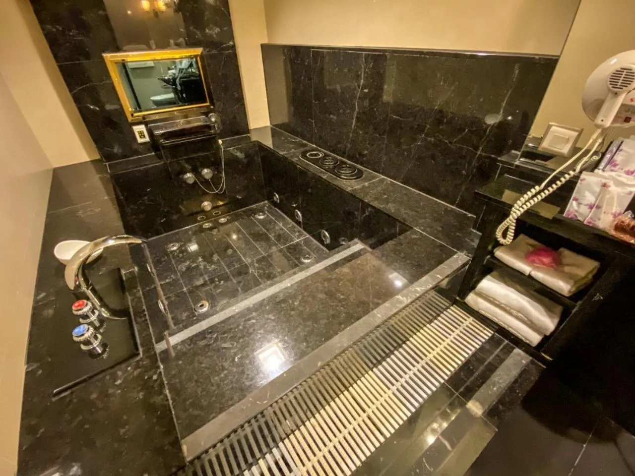 Bath in Discovery Motel - Nangang臺北市旅館349-2號