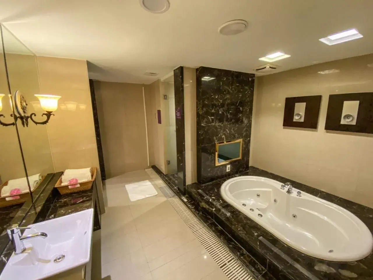 Bathroom in Discovery Motel - Nangang臺北市旅館349-2號 Bathroom in Discovery Motel - Nangang臺北市旅館349-2號
