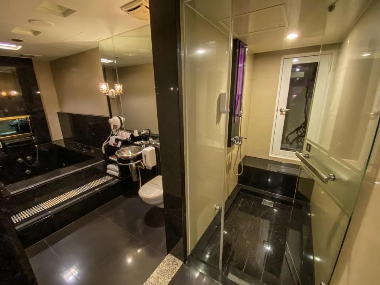 Bathroom in Discovery Motel - Nangang臺北市旅館349-2號