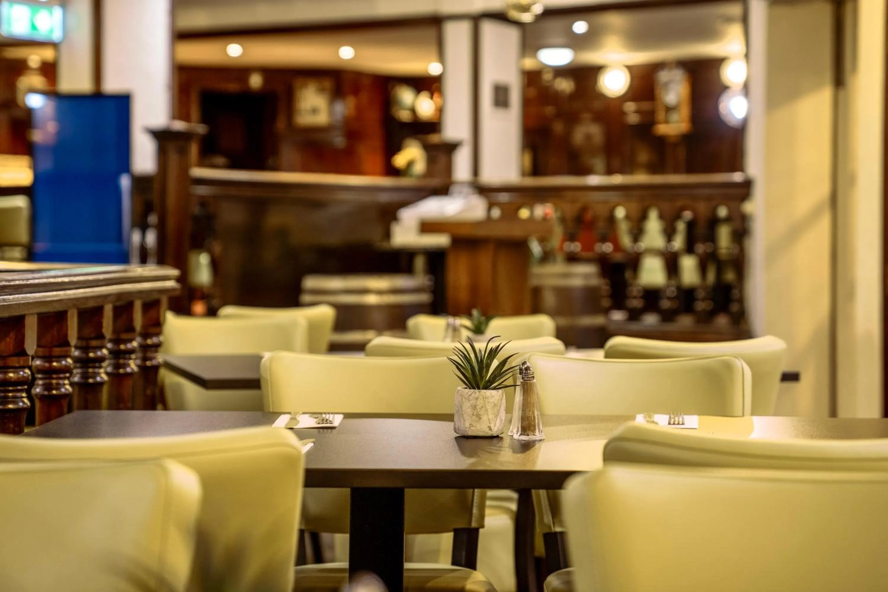 Restaurant/places to eat in Sachas Hotel Manchester