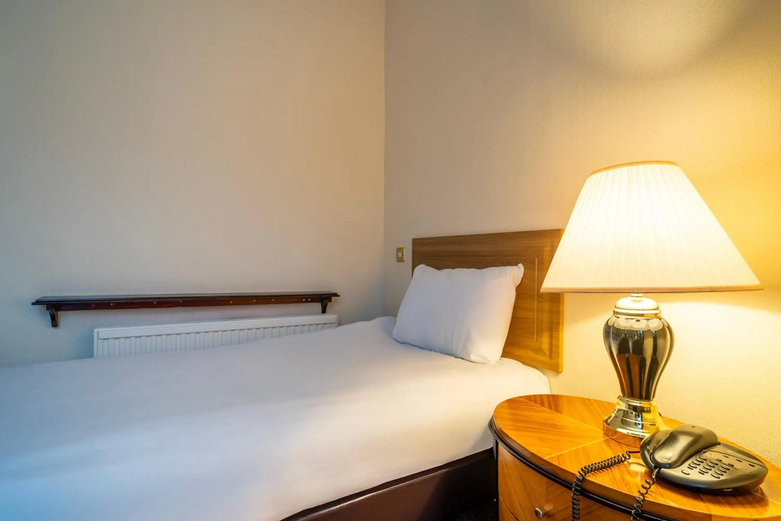 Single Room with Private Bathroom in Sachas Hotel Manchester Single Room with Private Bathroom in Sachas Hotel Manchester