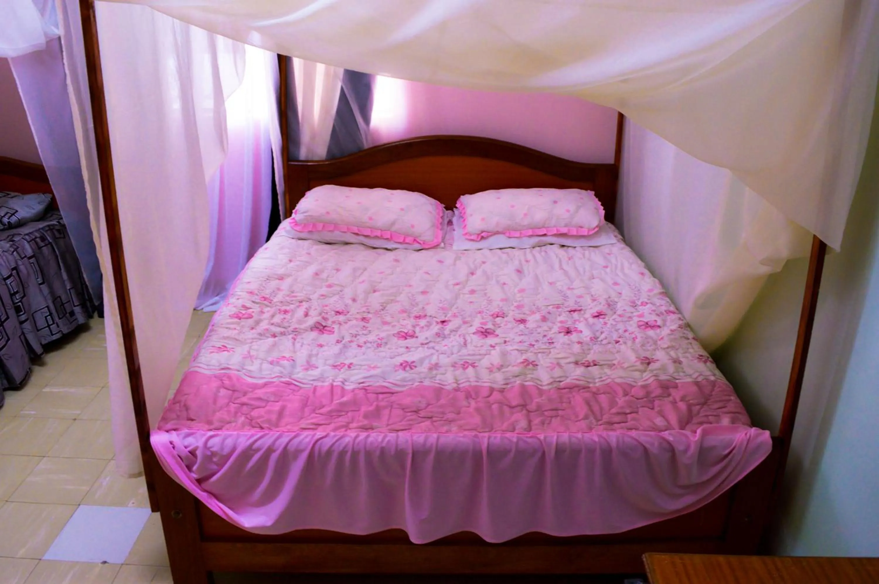 Bed in Orlando Guest Resort