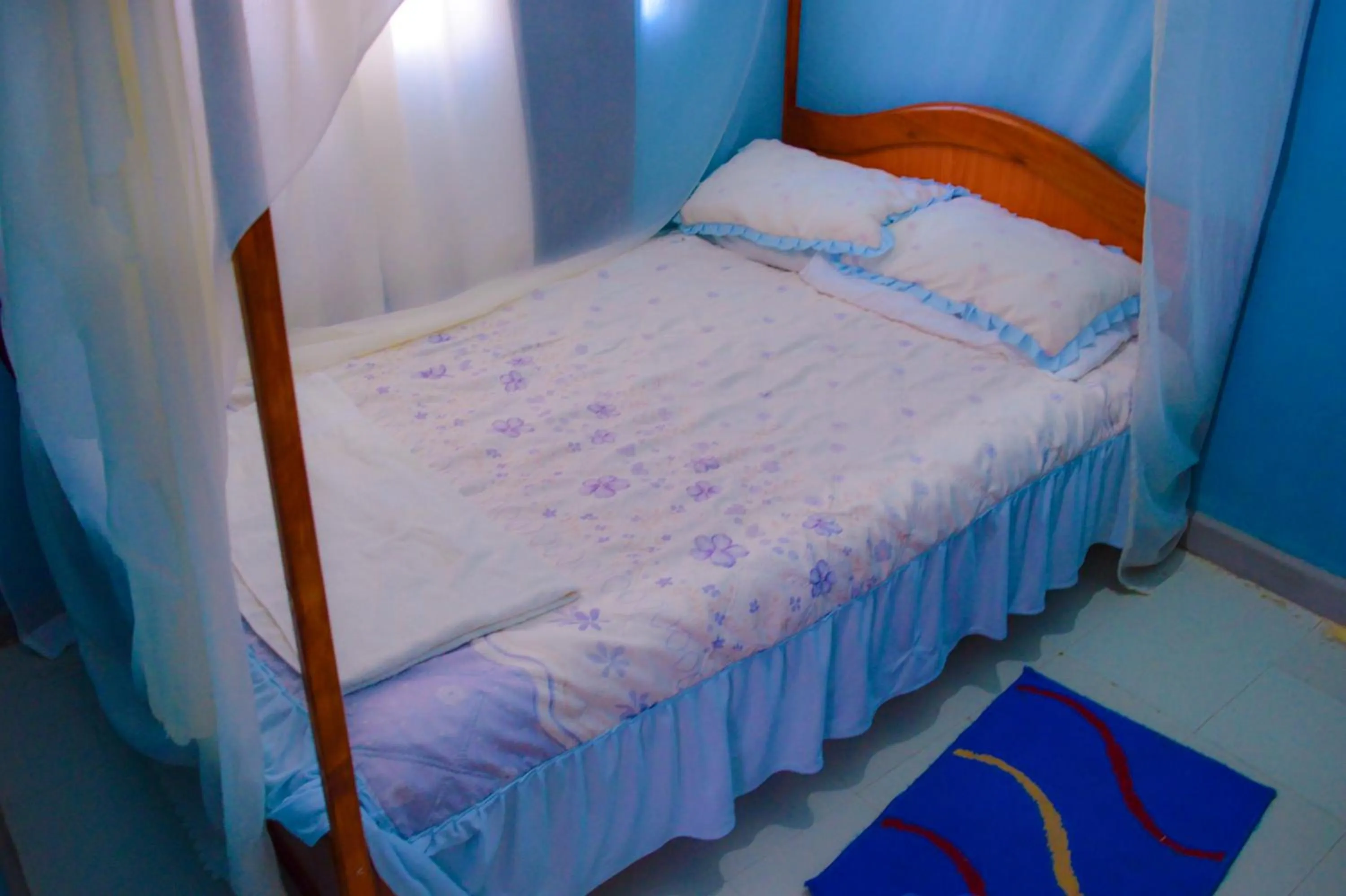 Bed in Orlando Guest Resort