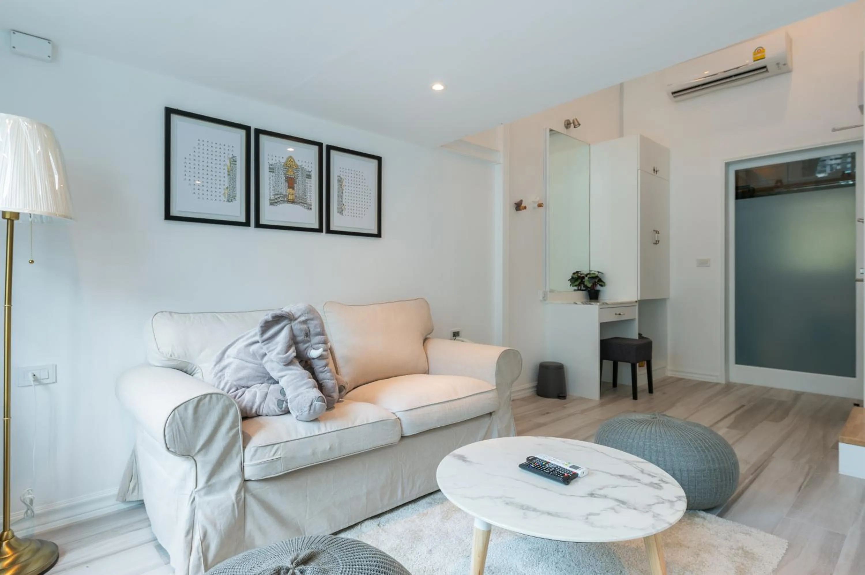 White Ivory Bed And Breakfast