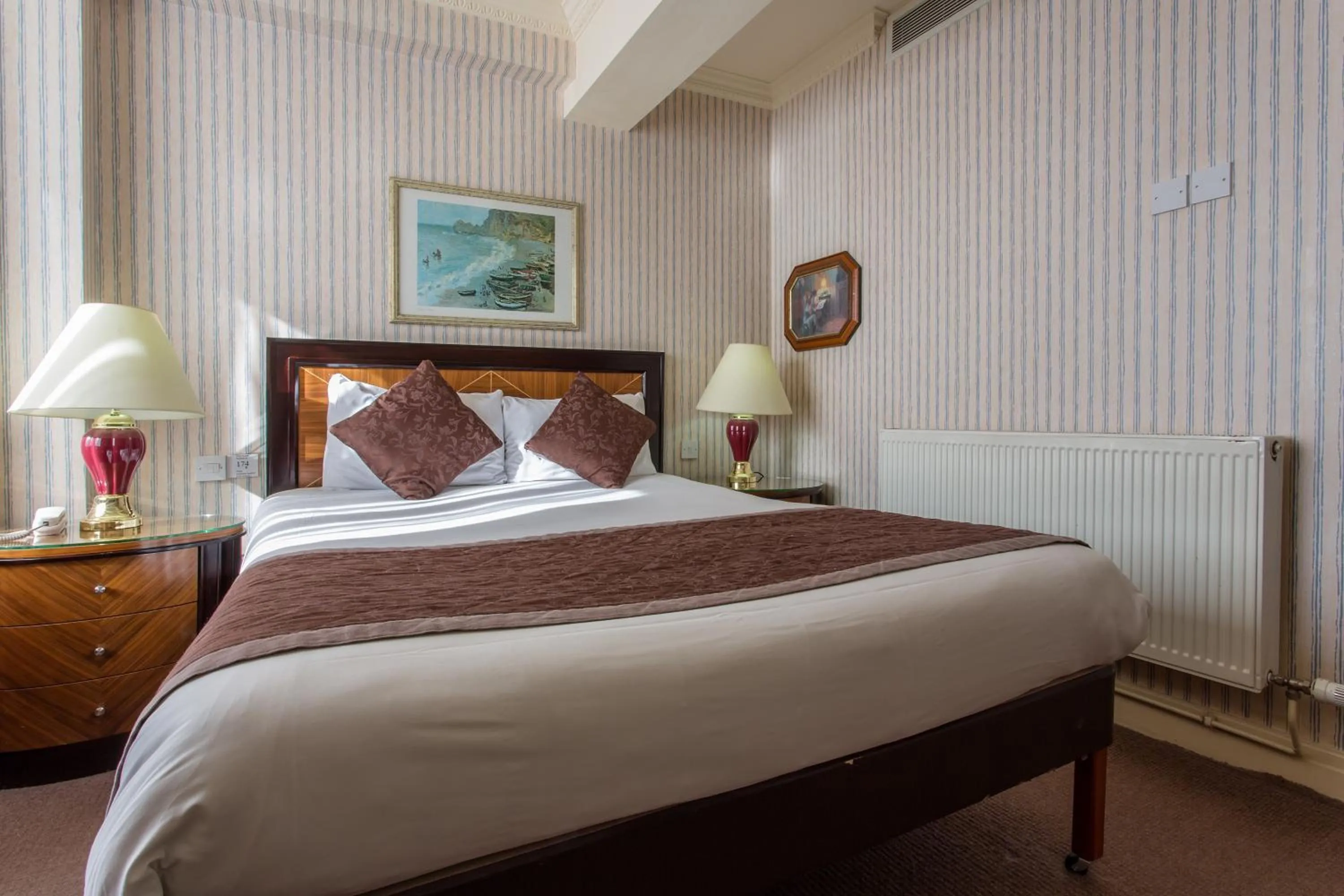 Bed in Britannia Country House Hotel & Spa