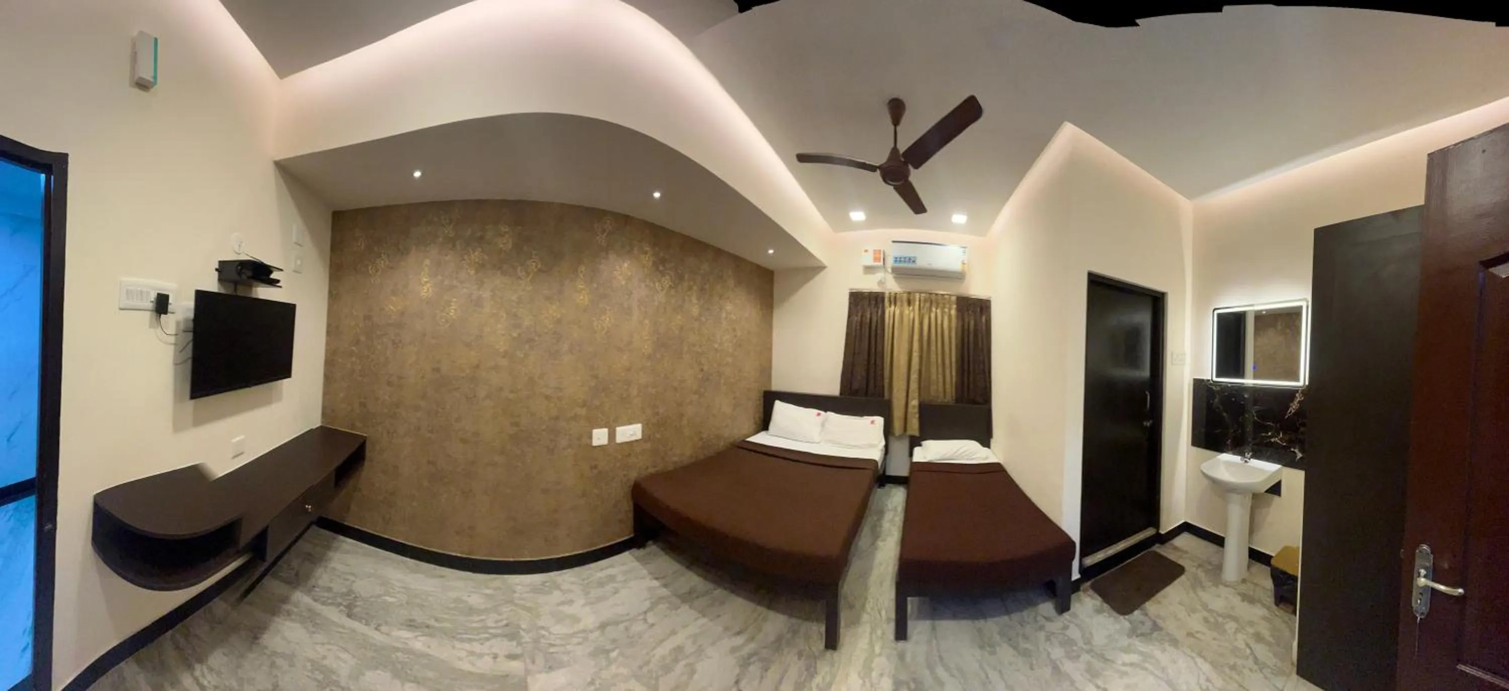 Bed in Rmc travellers inn