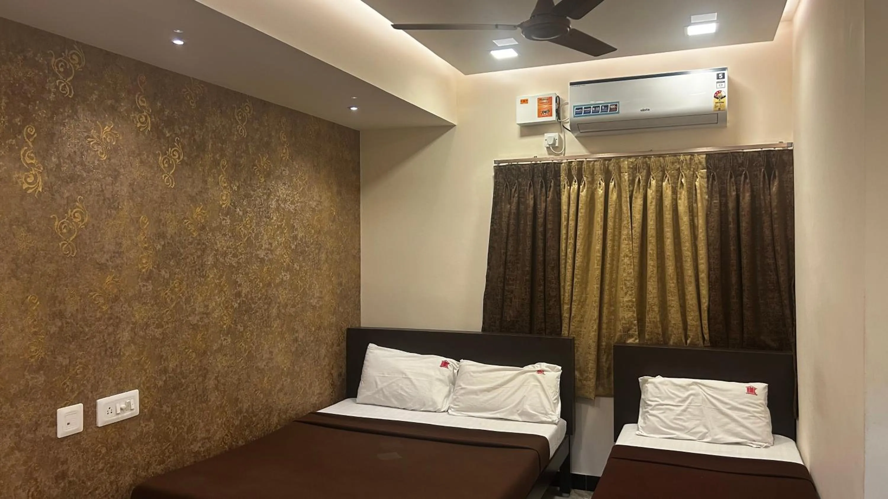 Bed in Rmc travellers inn