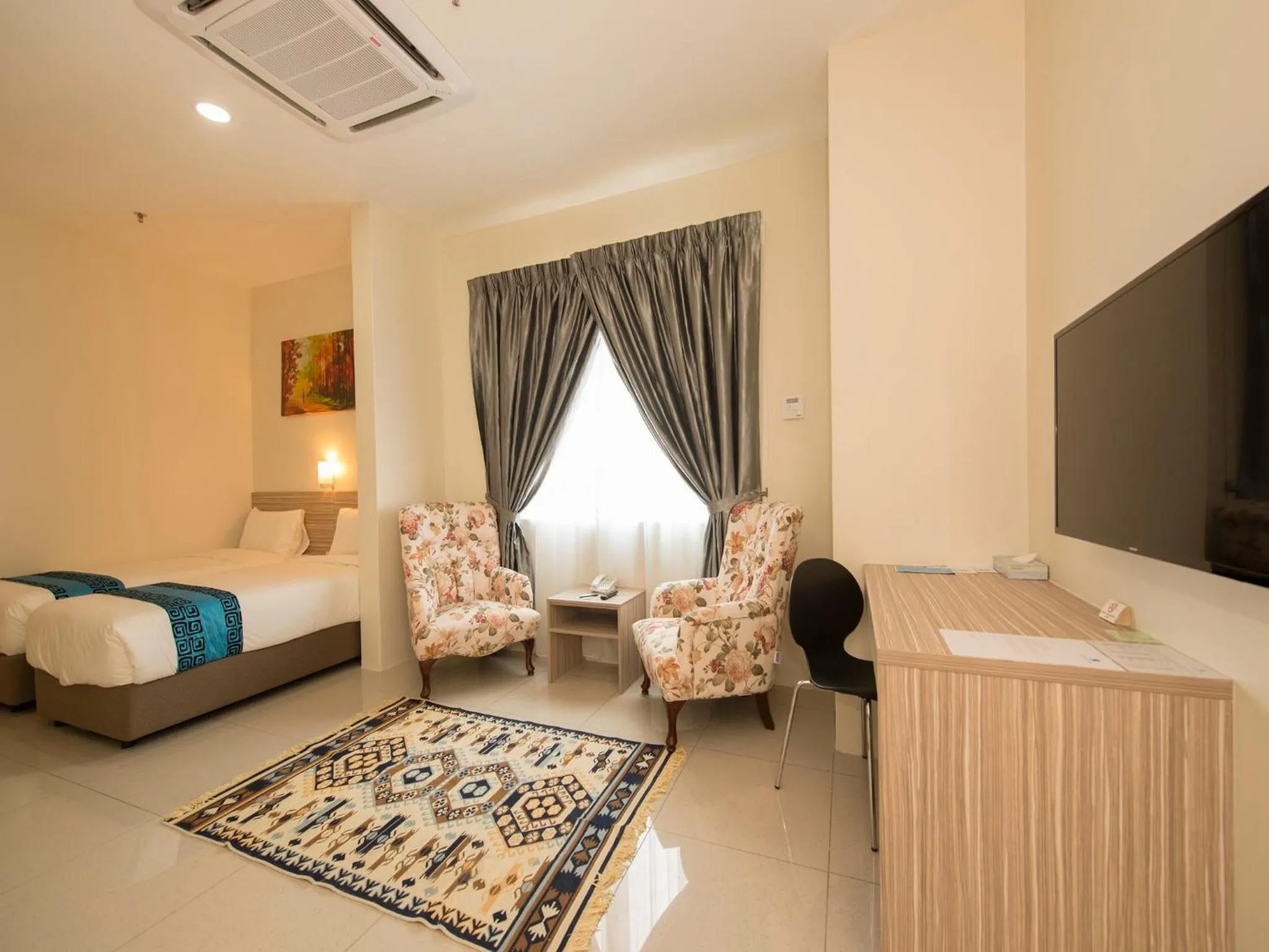 Photo of the whole room in Nadias Hotel Cenang Langkawi