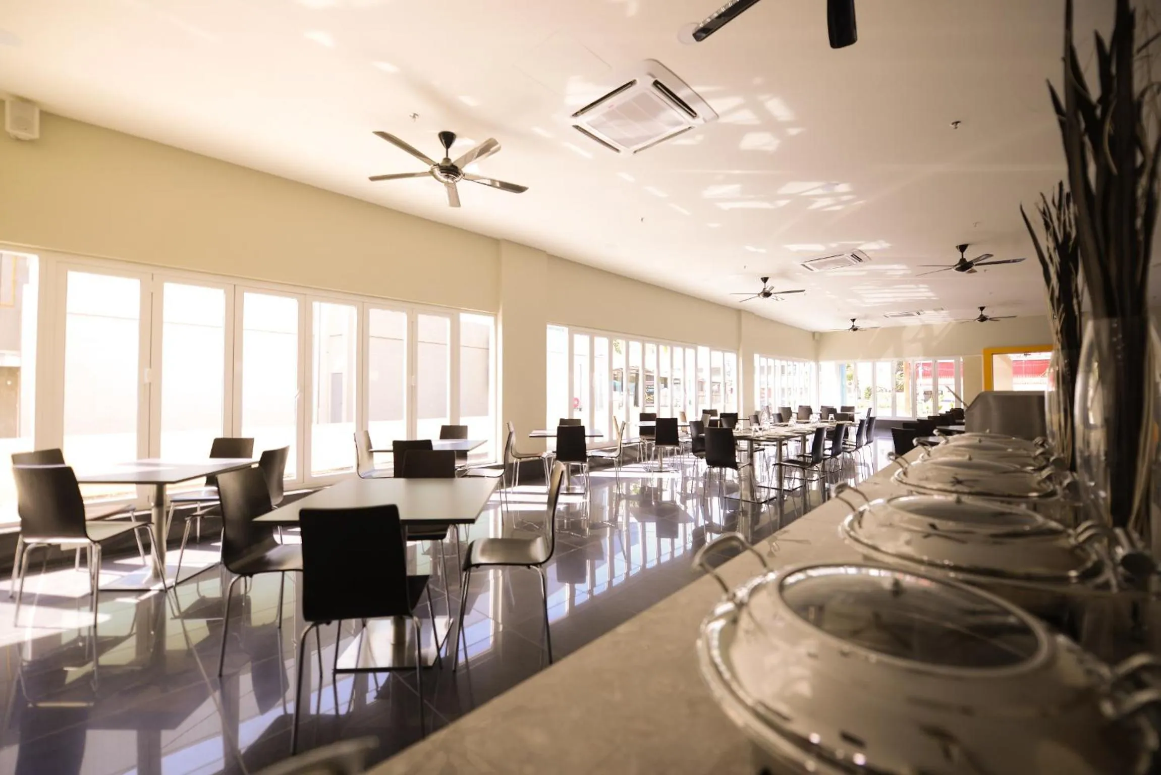 Restaurant/places to eat in Nadias Hotel Cenang Langkawi