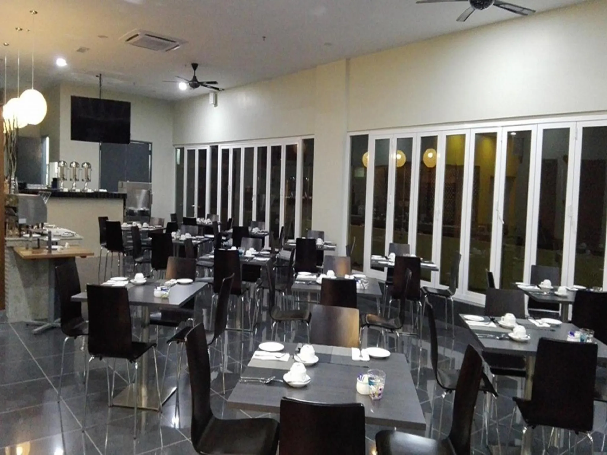 Restaurant/places to eat in Nadias Hotel Cenang Langkawi