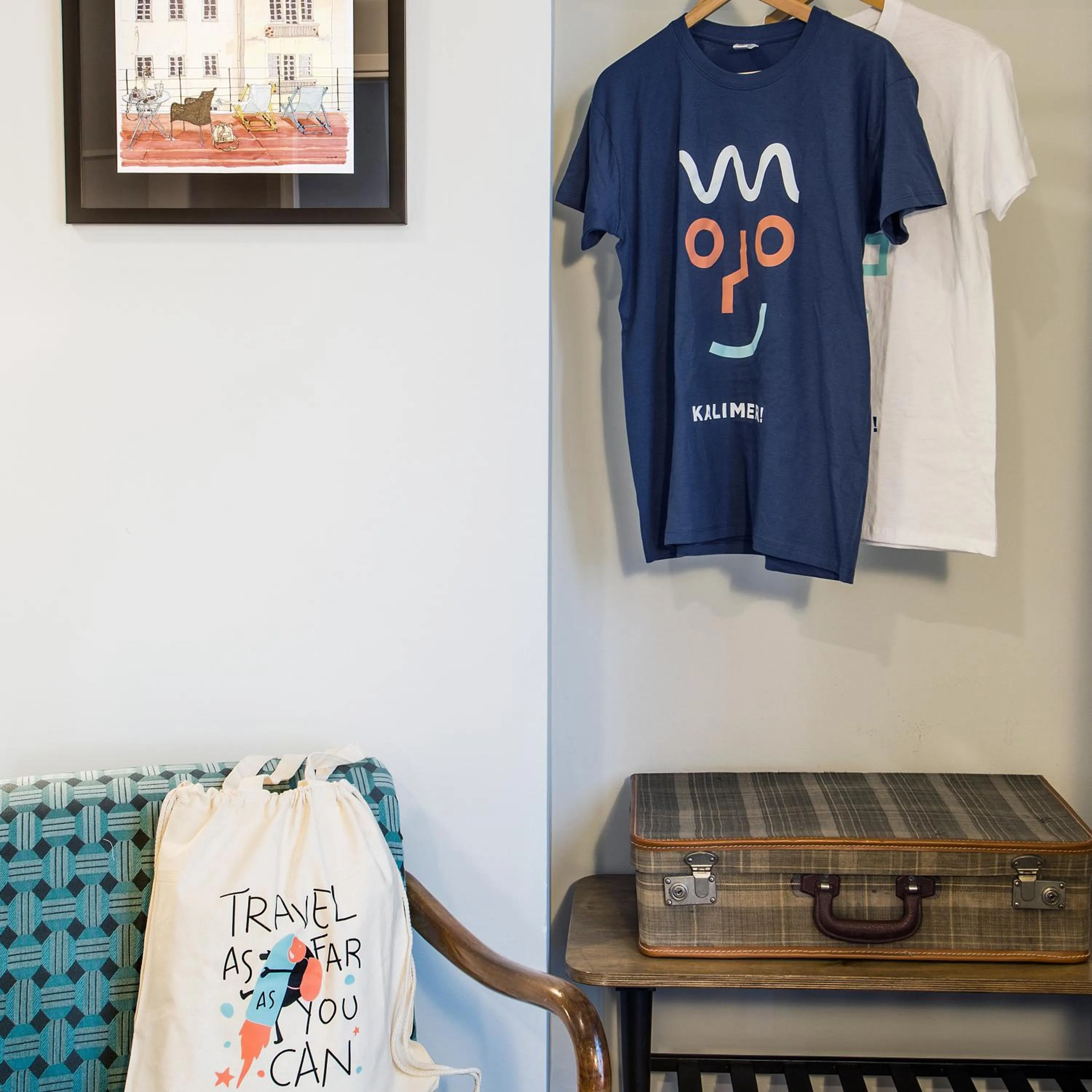 Photo of the whole room in The Caravan