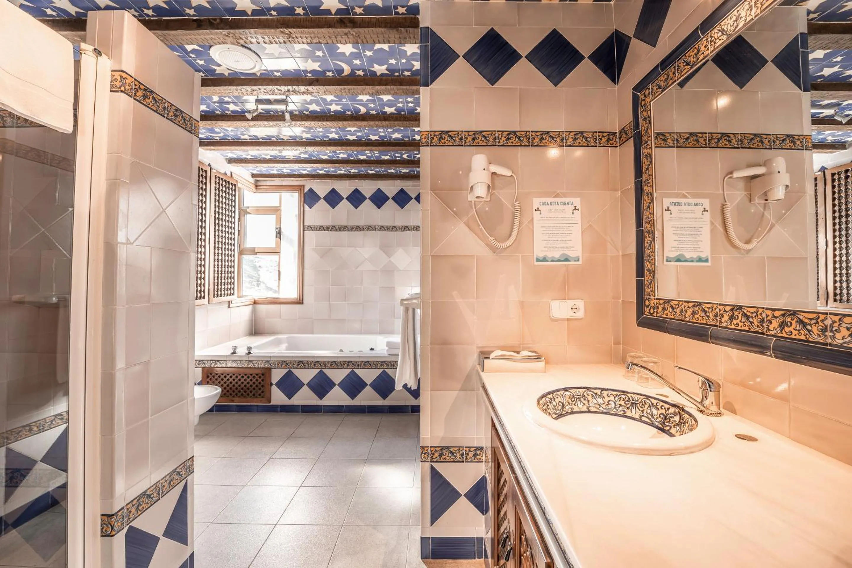 Bathroom in Hotel Castillo de Monda