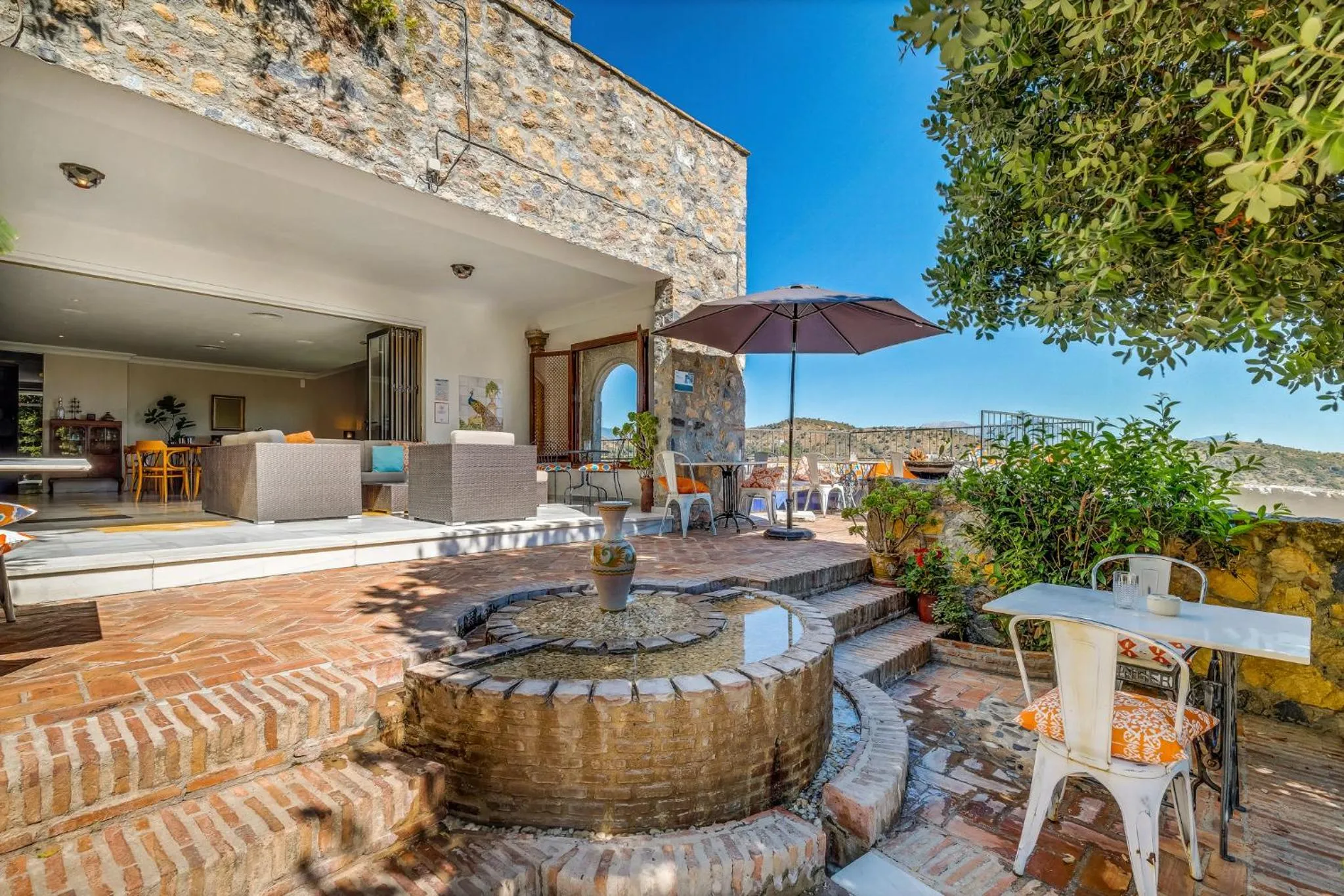 Garden in Hotel Castillo de Monda