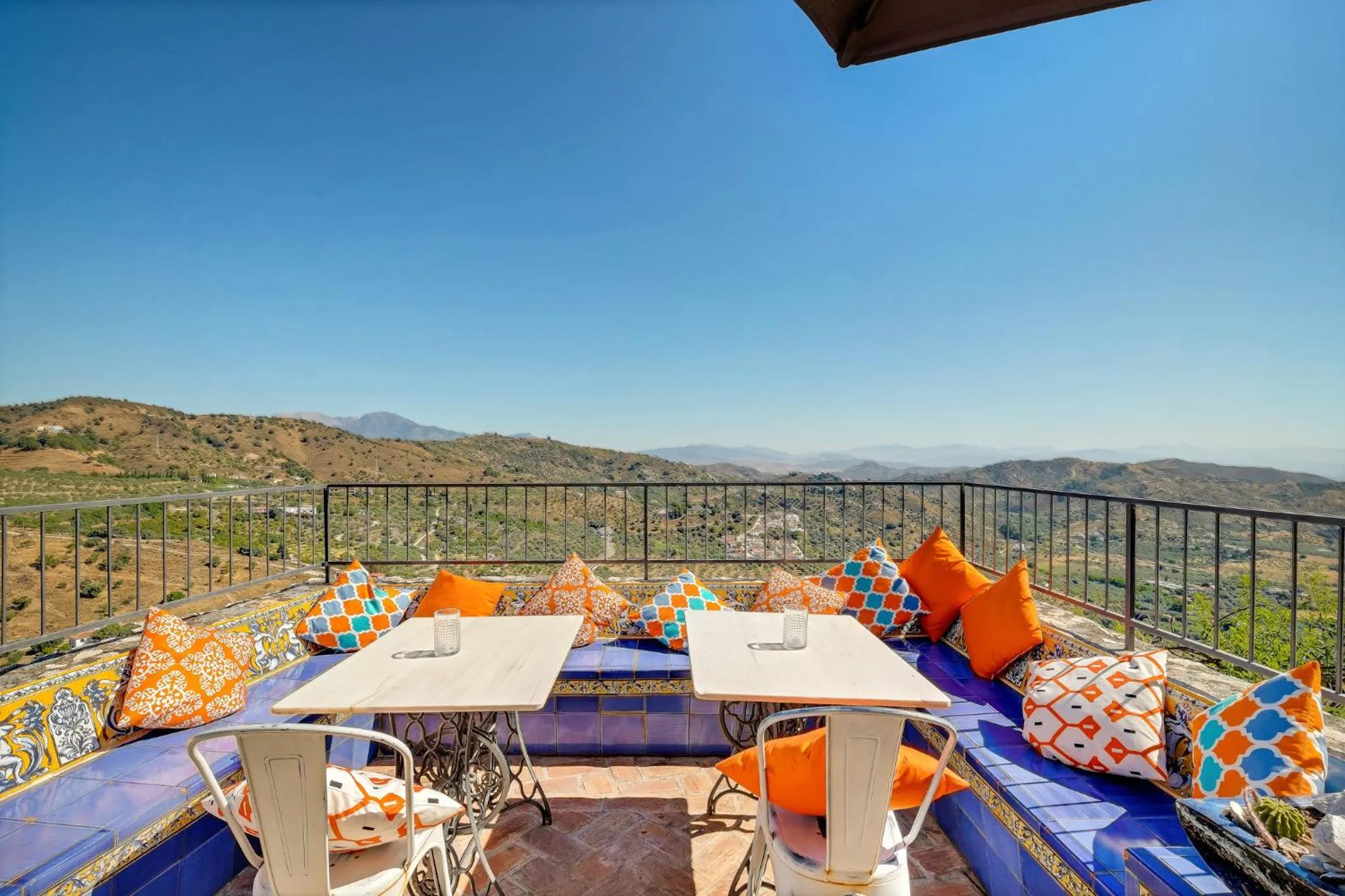 Restaurant/places to eat in Hotel Castillo de Monda