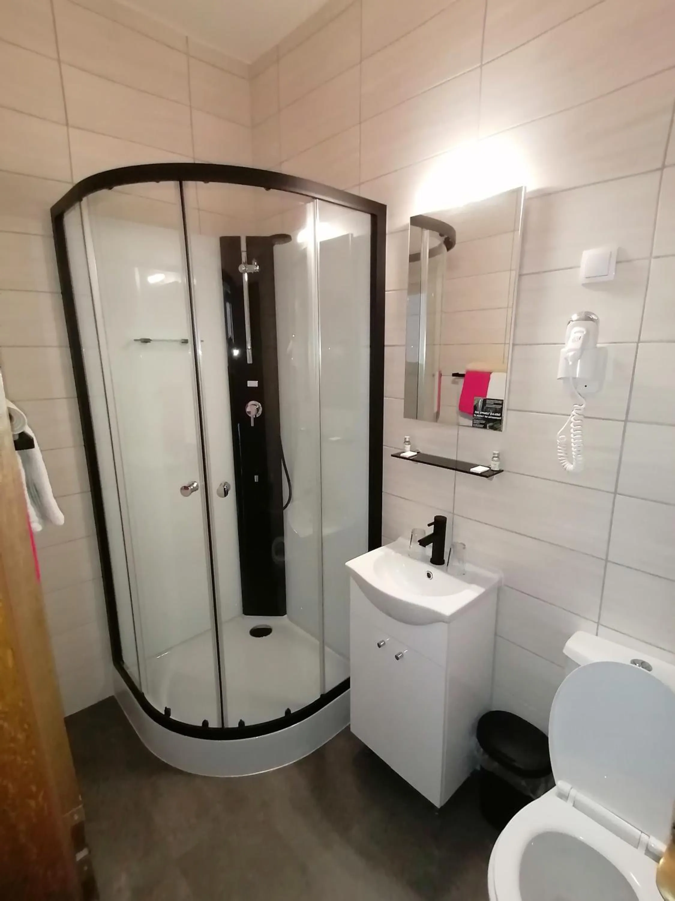 Shower in Waldecker Taverne