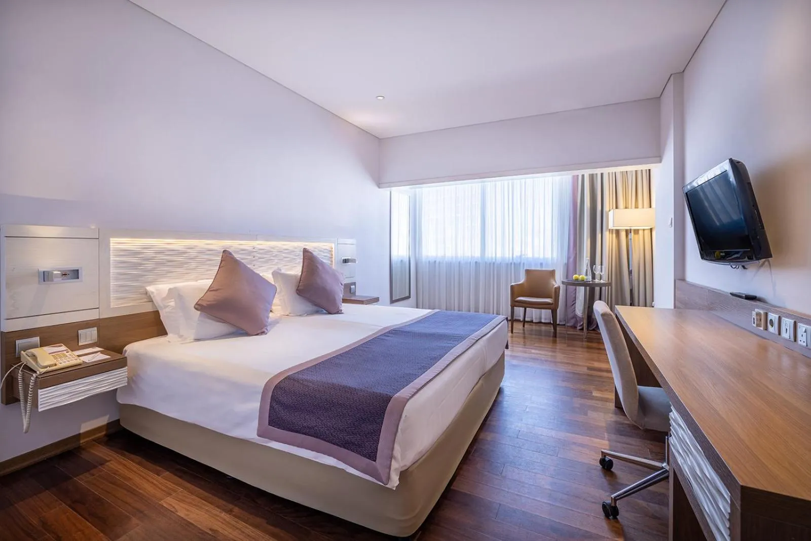 Bed in Crowne Plaza Limassol by IHG