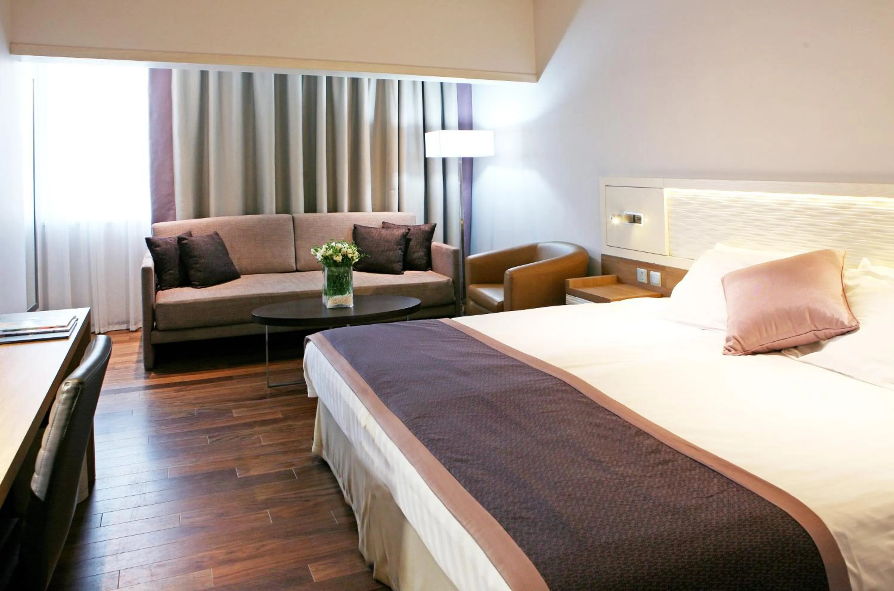 Photo of the whole room, Bed in Crowne Plaza Limassol by IHG