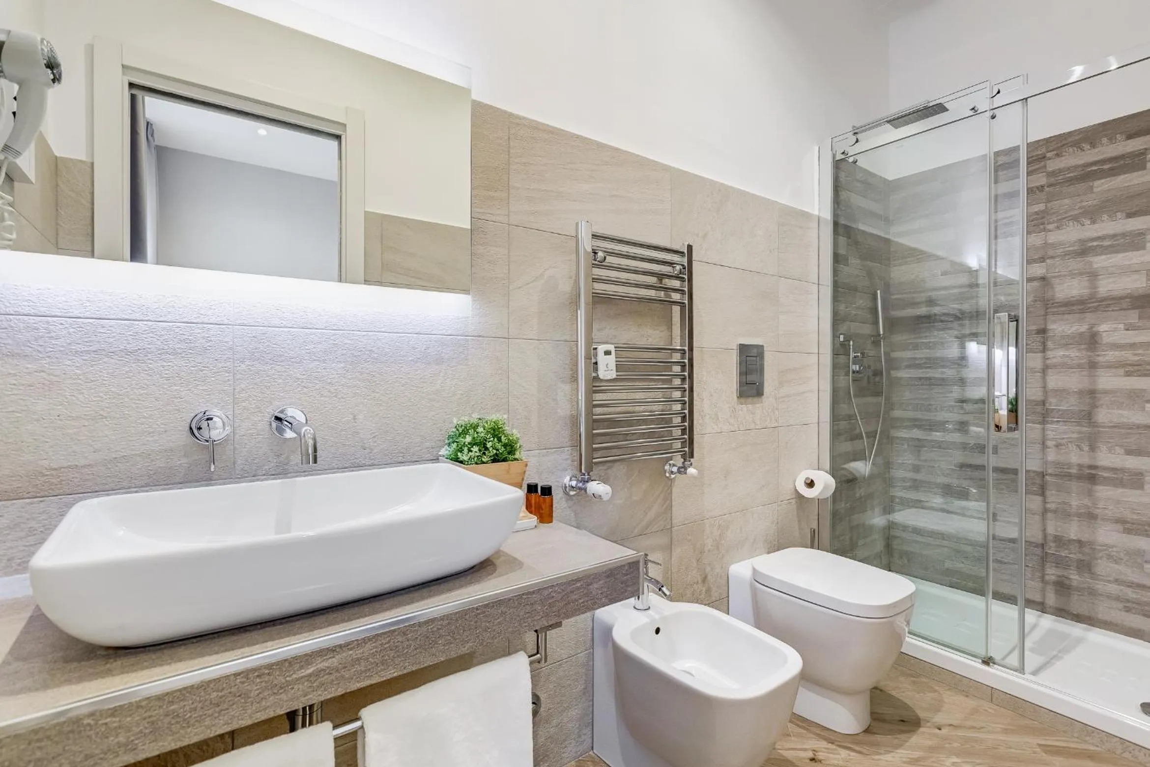 Bathroom in Colonna Luxury Suites