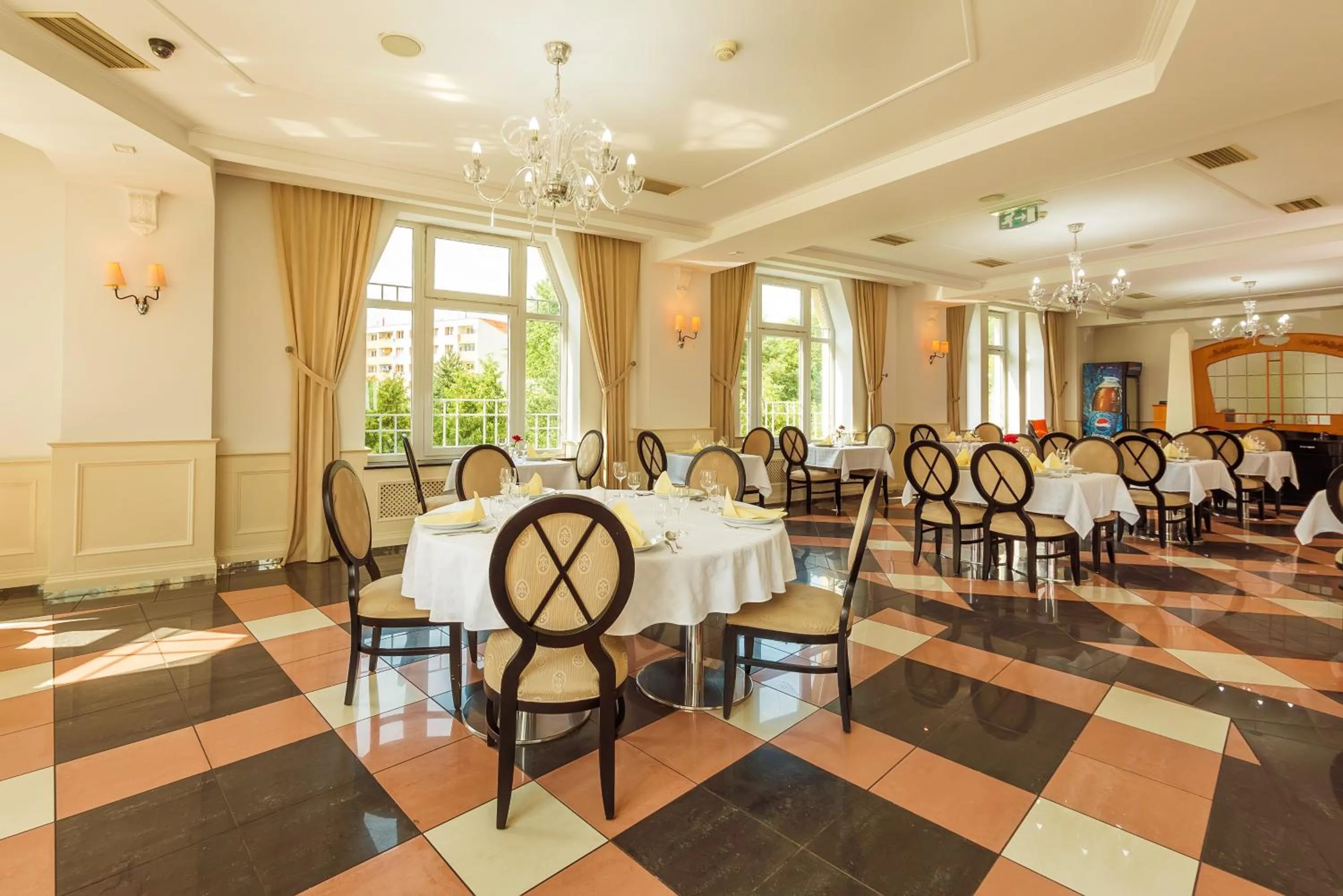 Restaurant/places to eat in Hotel Torysa