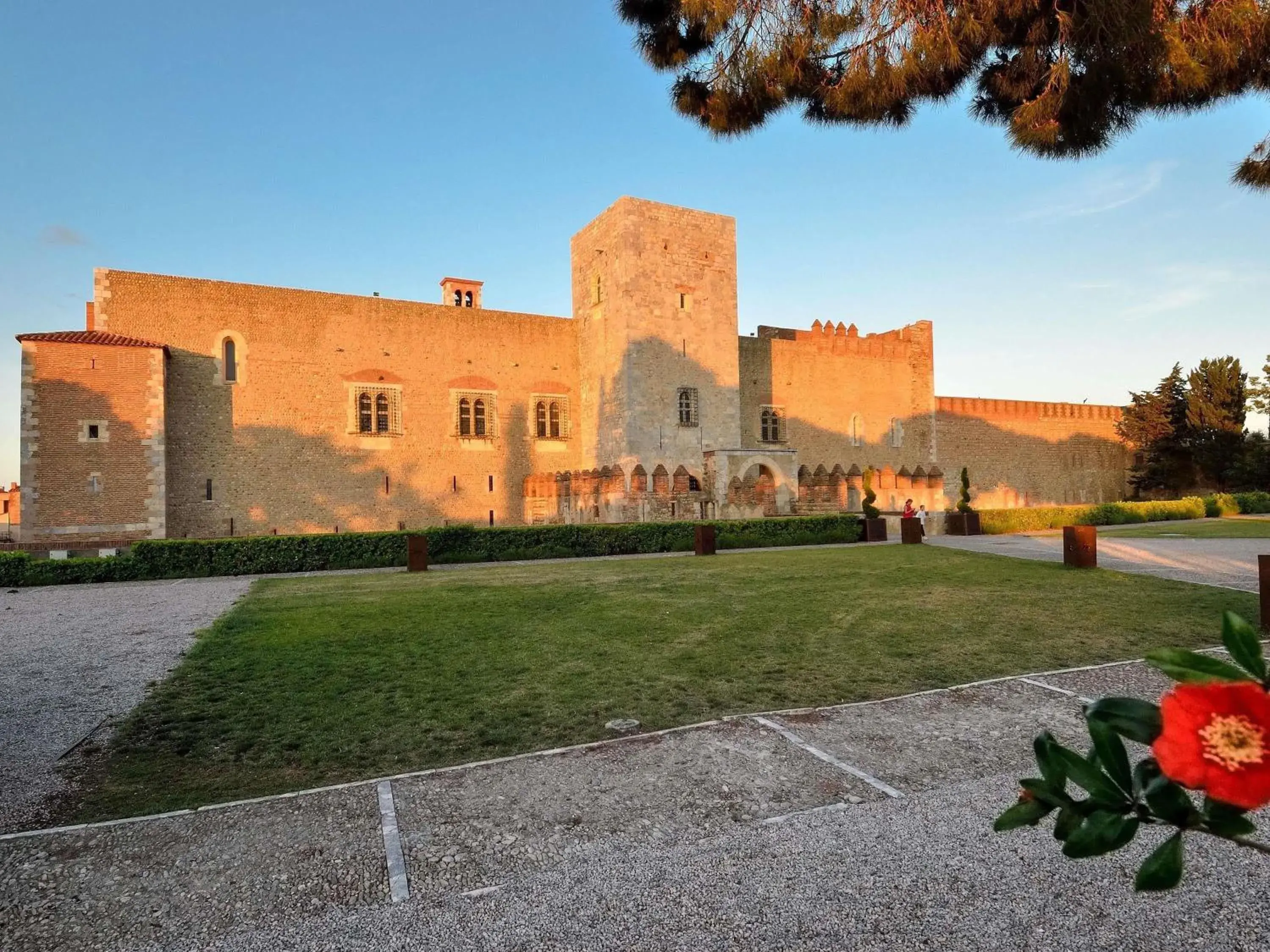 Property building in HotelF1 Perpignan Sud Property building in HotelF1 Perpignan Sud