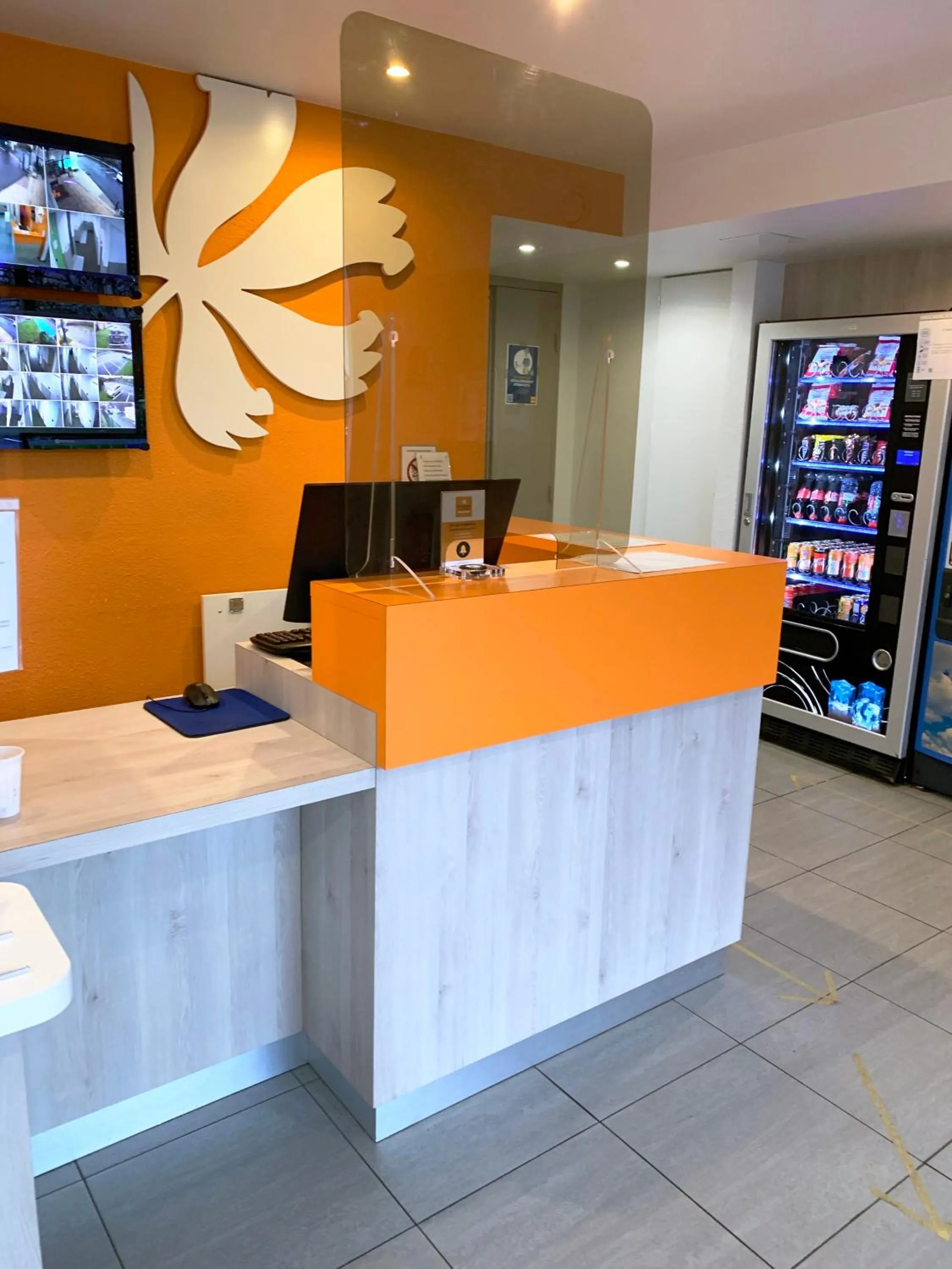 Lobby or reception in Premiere Classe Angers Est - St Barthelemy D'Anjou