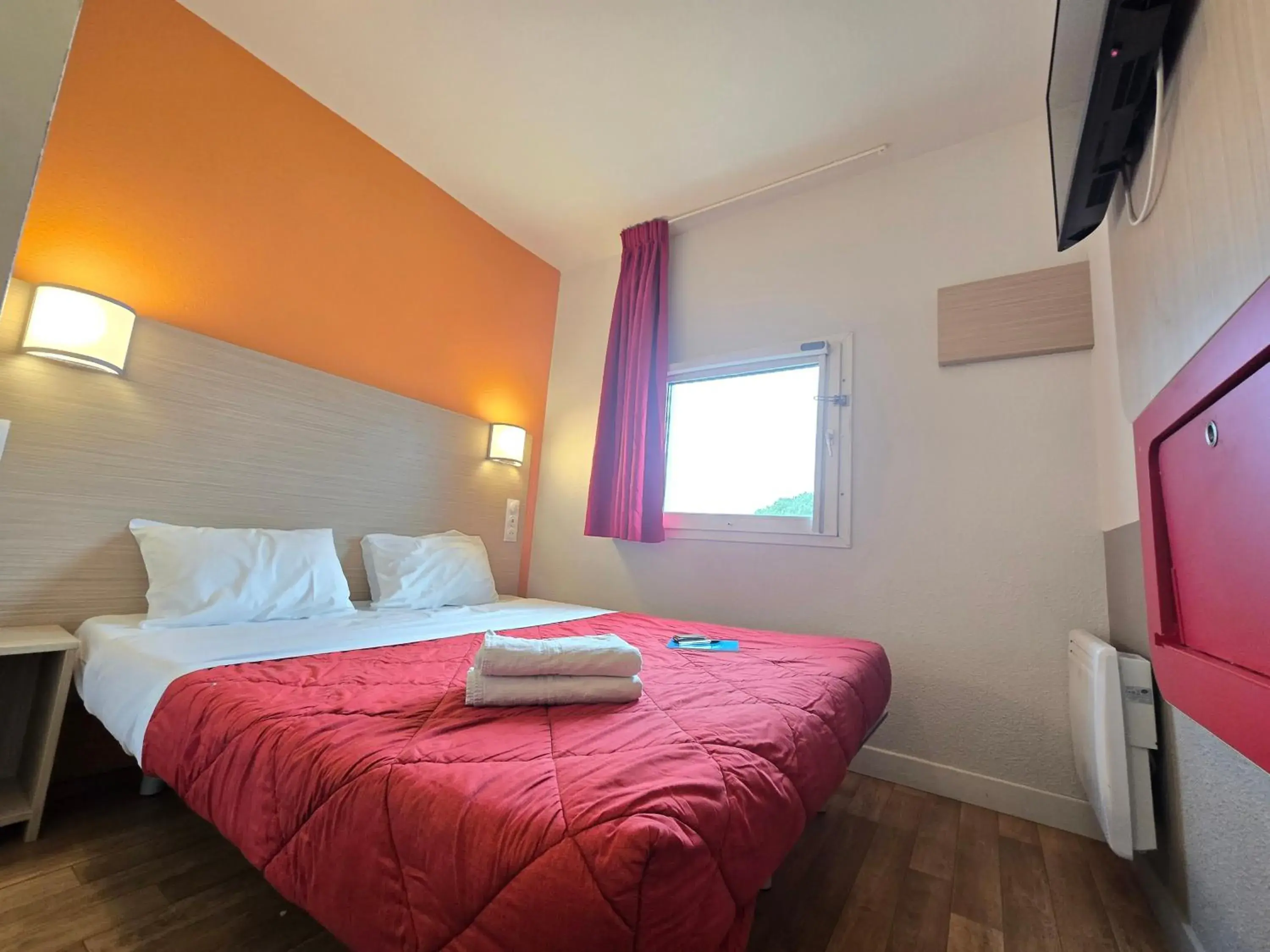Double Room with Private Bathroom in Premiere Classe Valence - Bourg Les Valence Double Room with Private Bathroom in Premiere Classe Valence - Bourg Les Valence