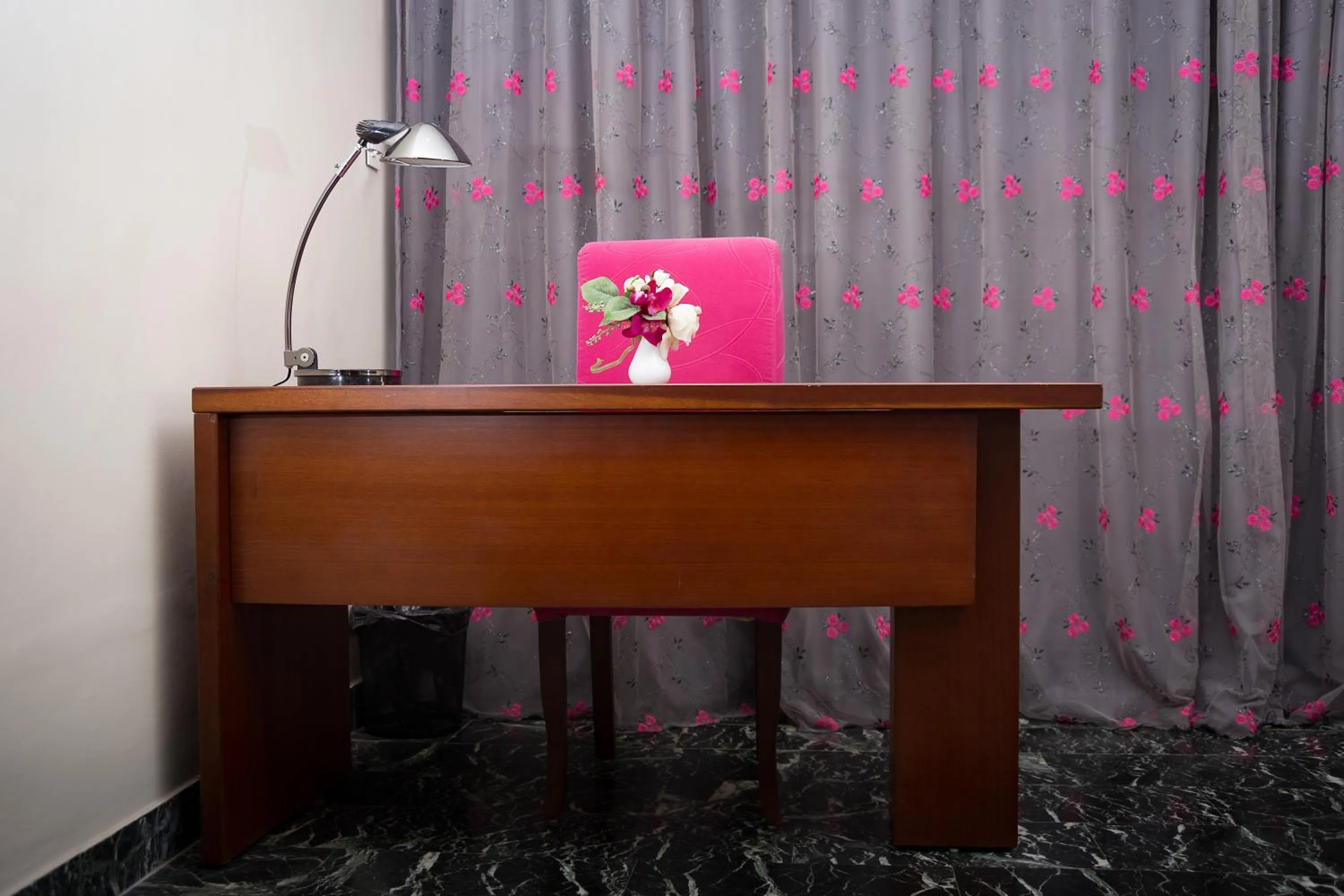 Seating area in Hotel du Golfe