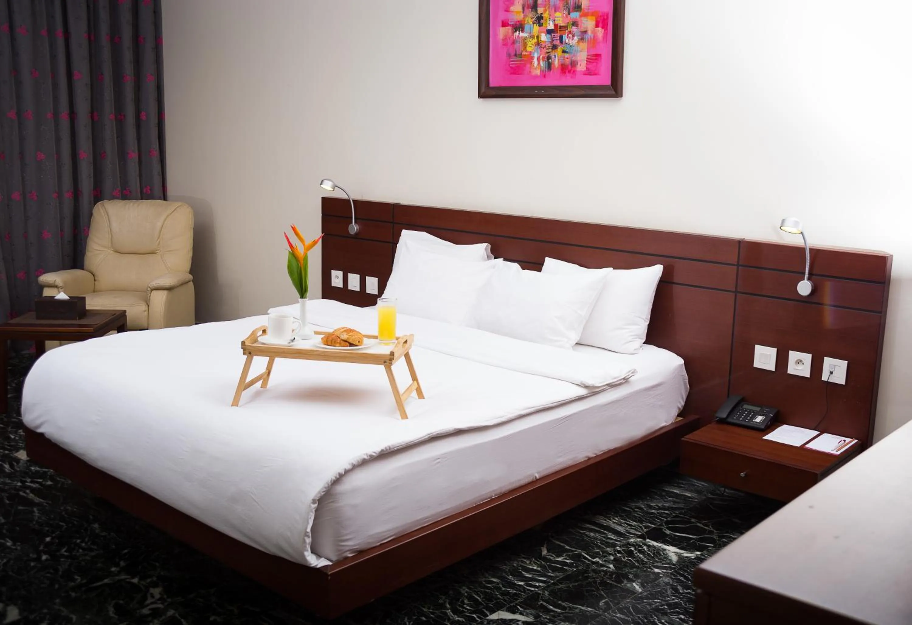 Photo of the whole room in Hotel du Golfe