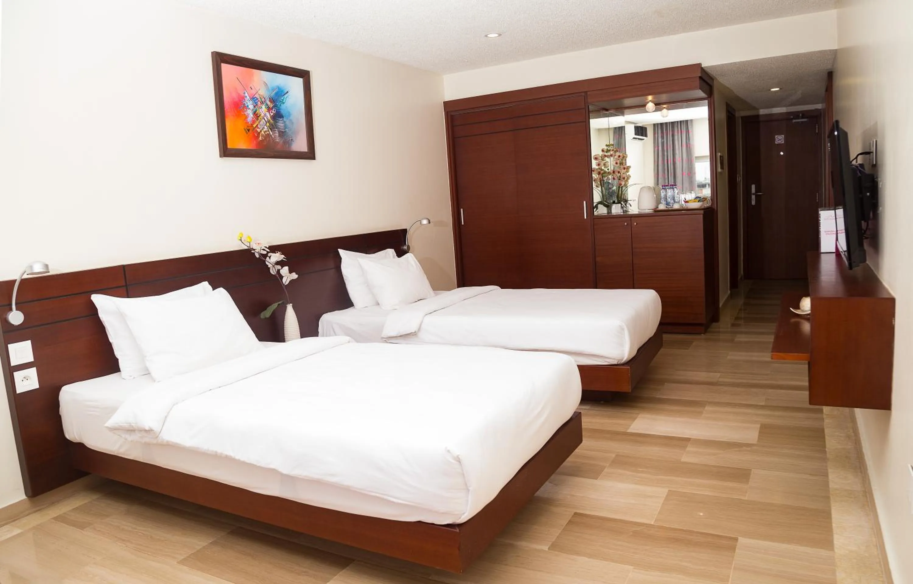 Photo of the whole room in Hotel du Golfe