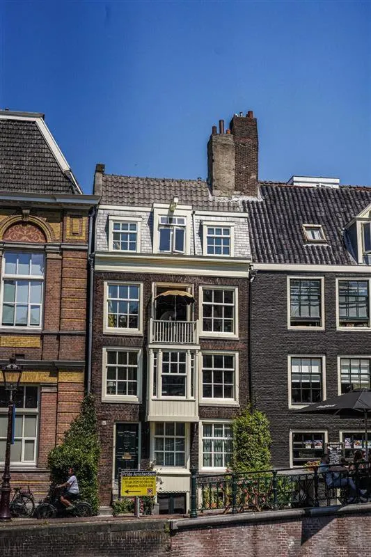 Property building in The Balcony at Prinsen Canal apartment Amsterdam