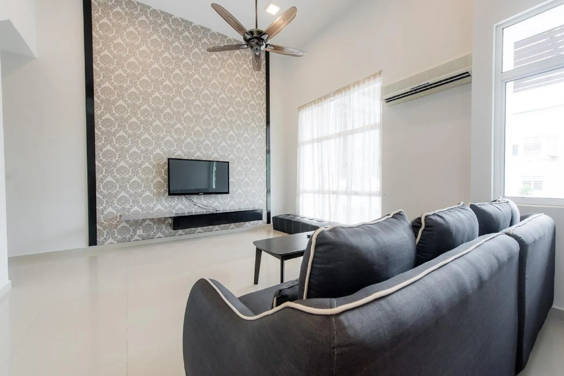 New Shamrock Beach Villas Seaview