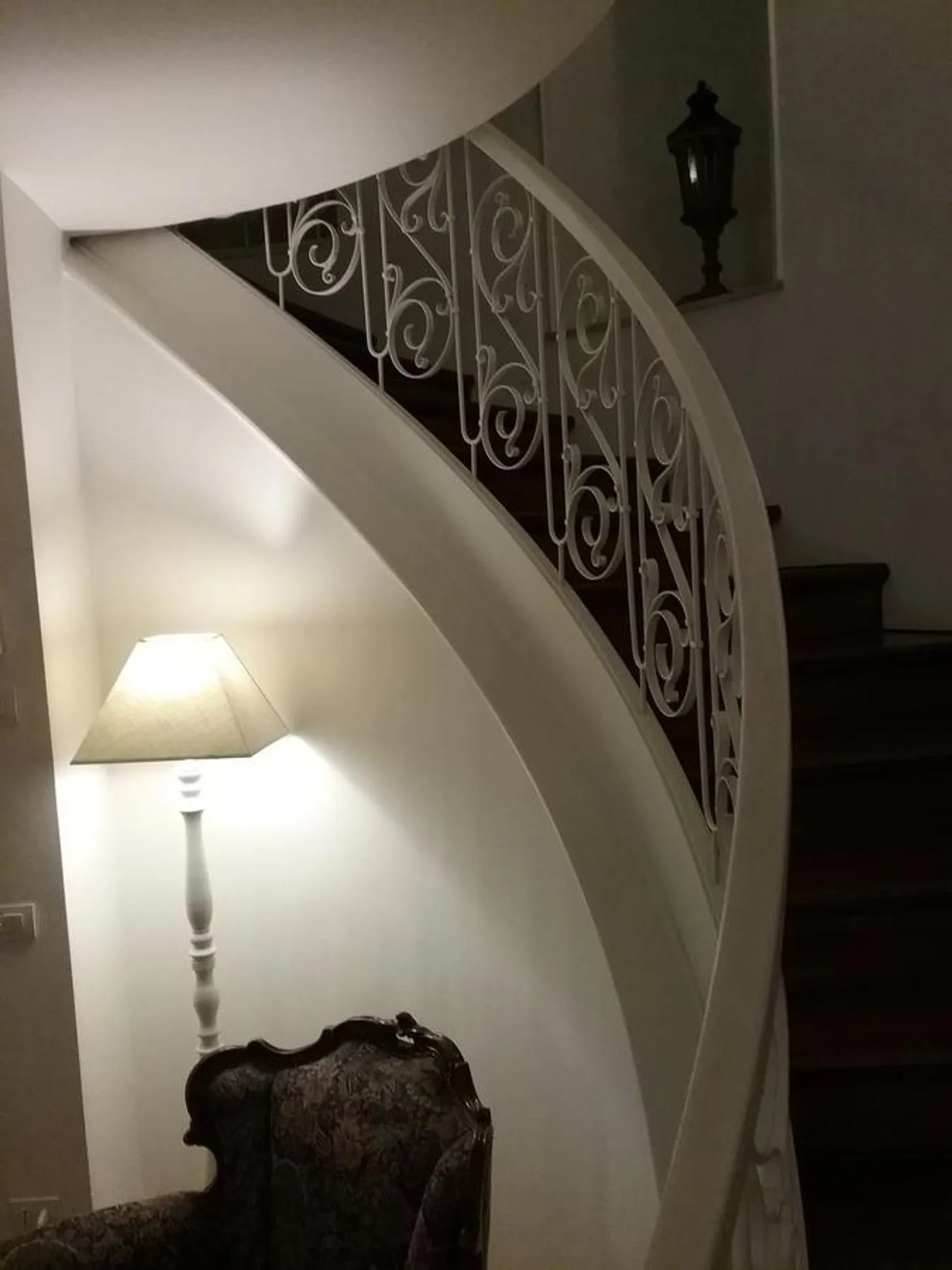 Decorative detail in B&B Barberia