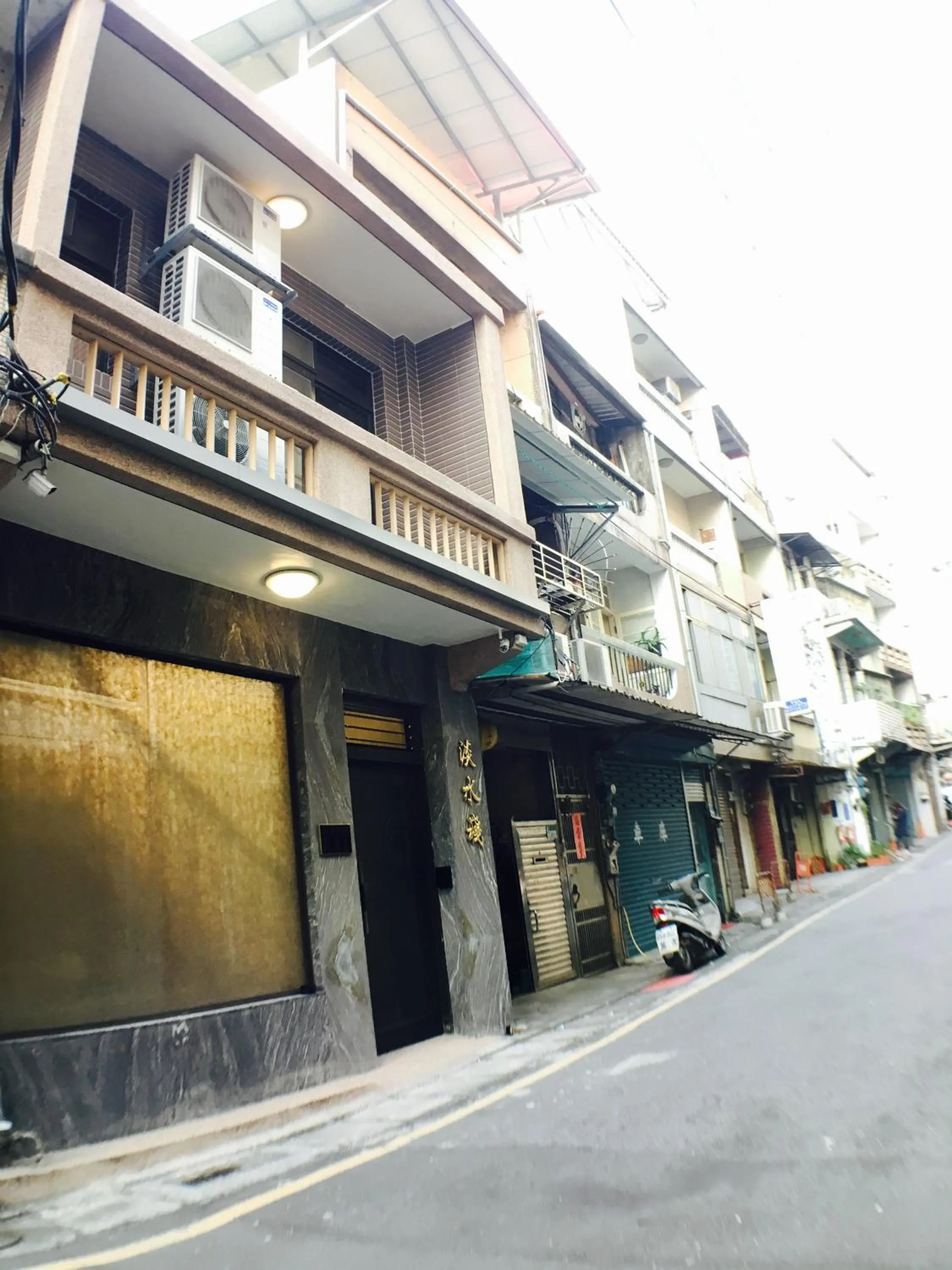 Property building in Tamshui Homestay