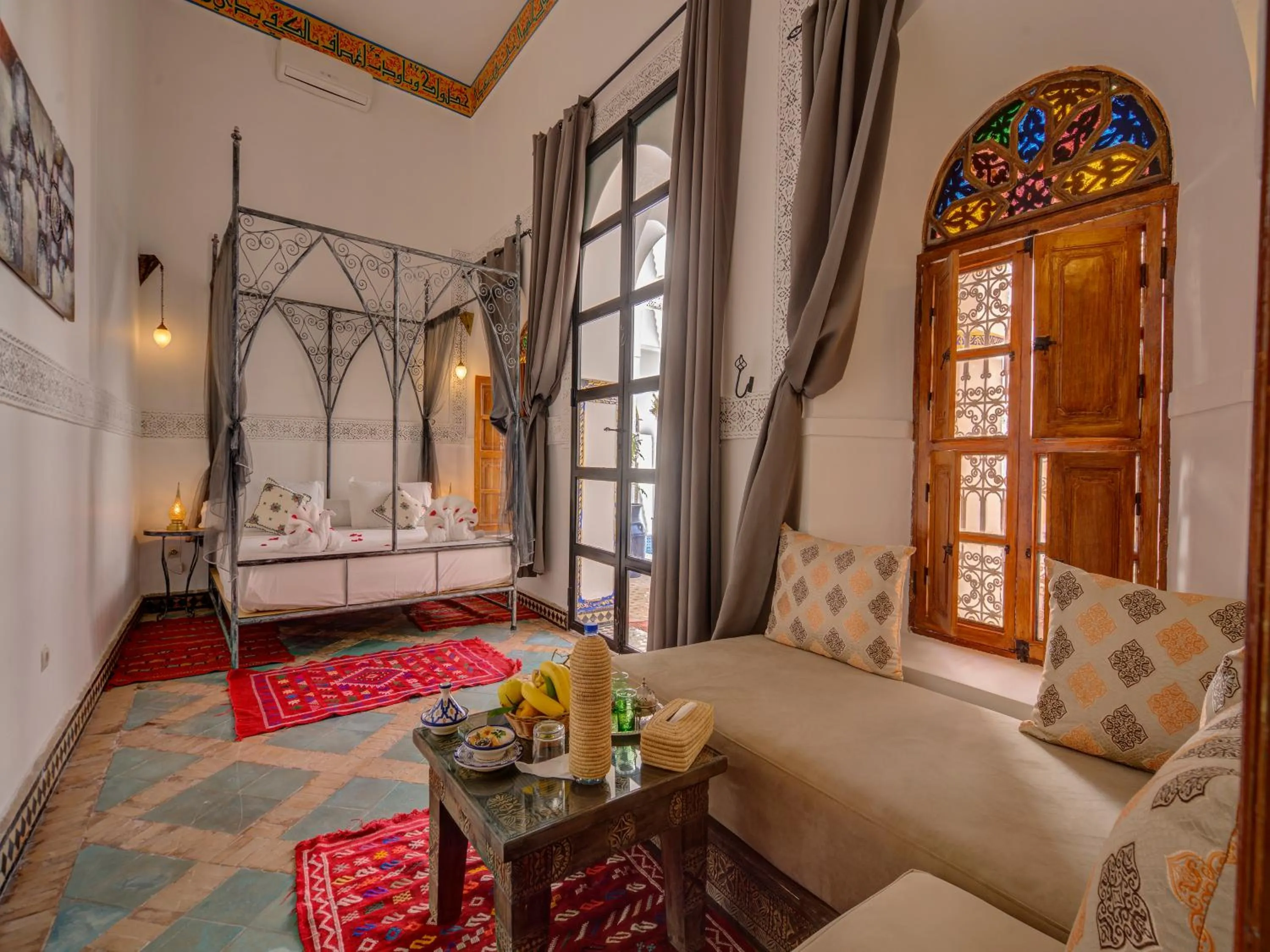 Photo of the whole room, Bed in Palais Tinmel Marrakech