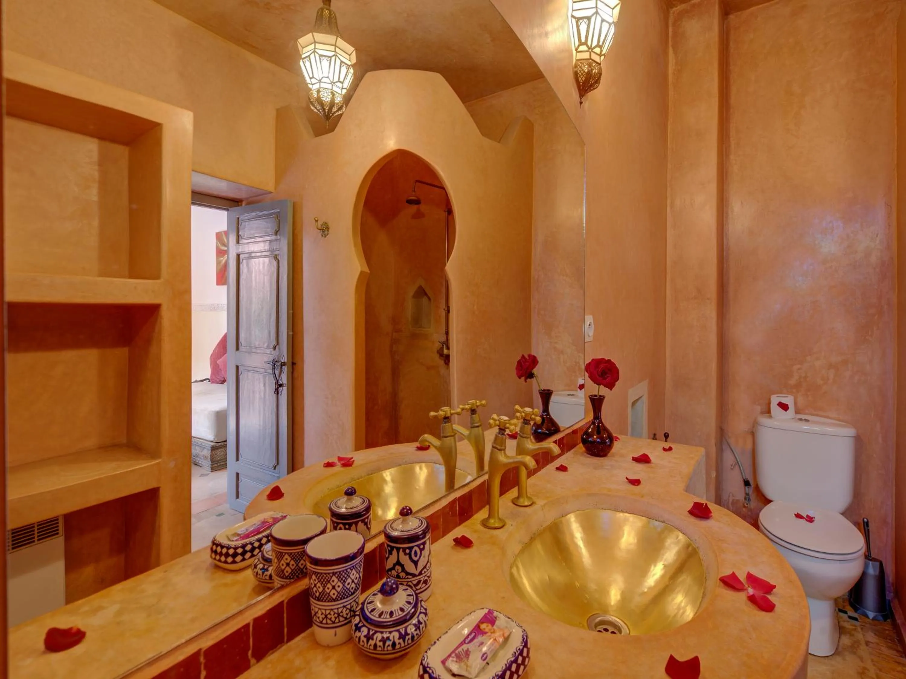 Bathroom in Palais Tinmel Marrakech