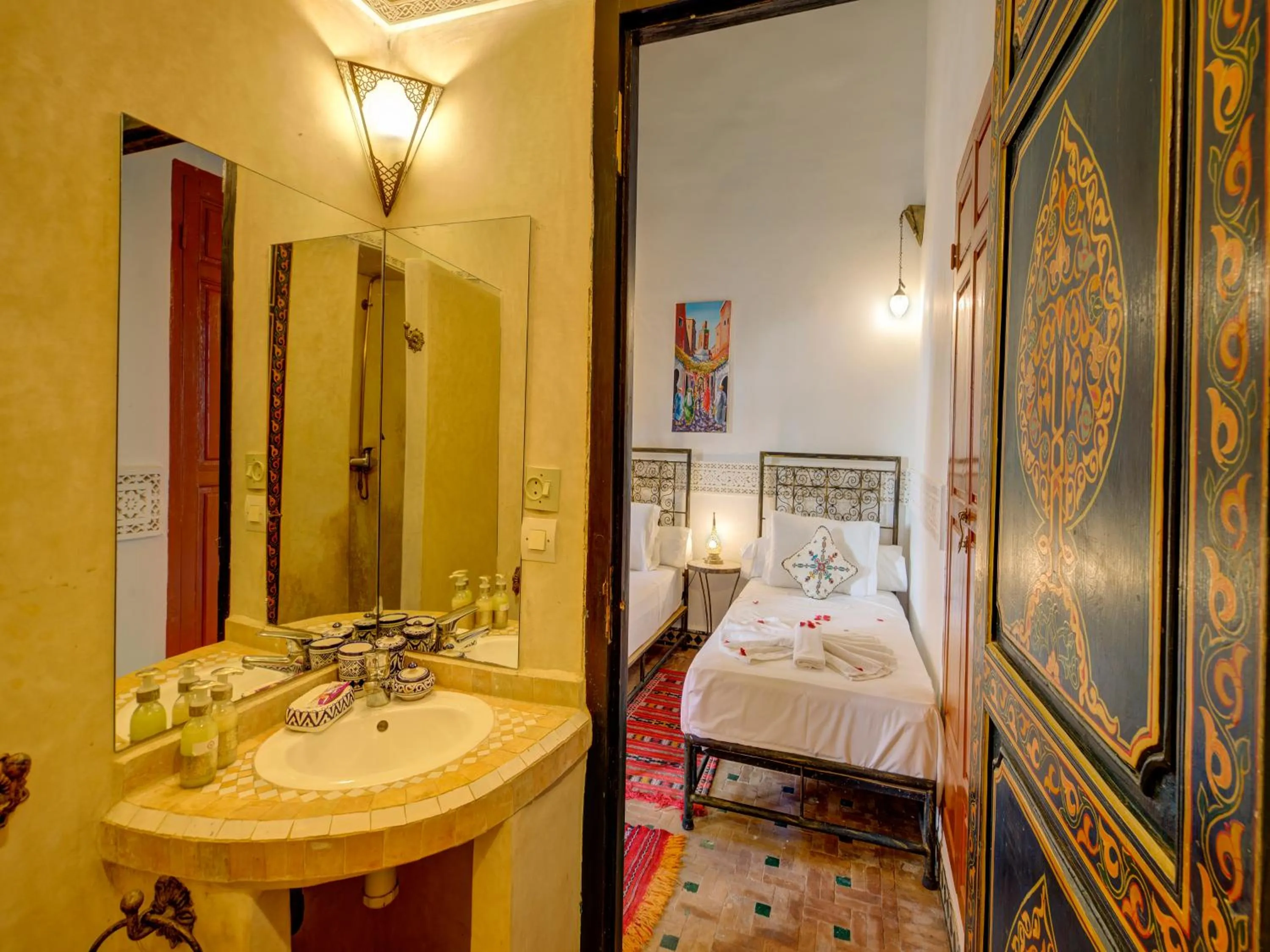 Bathroom, Bed in Palais Tinmel Marrakech