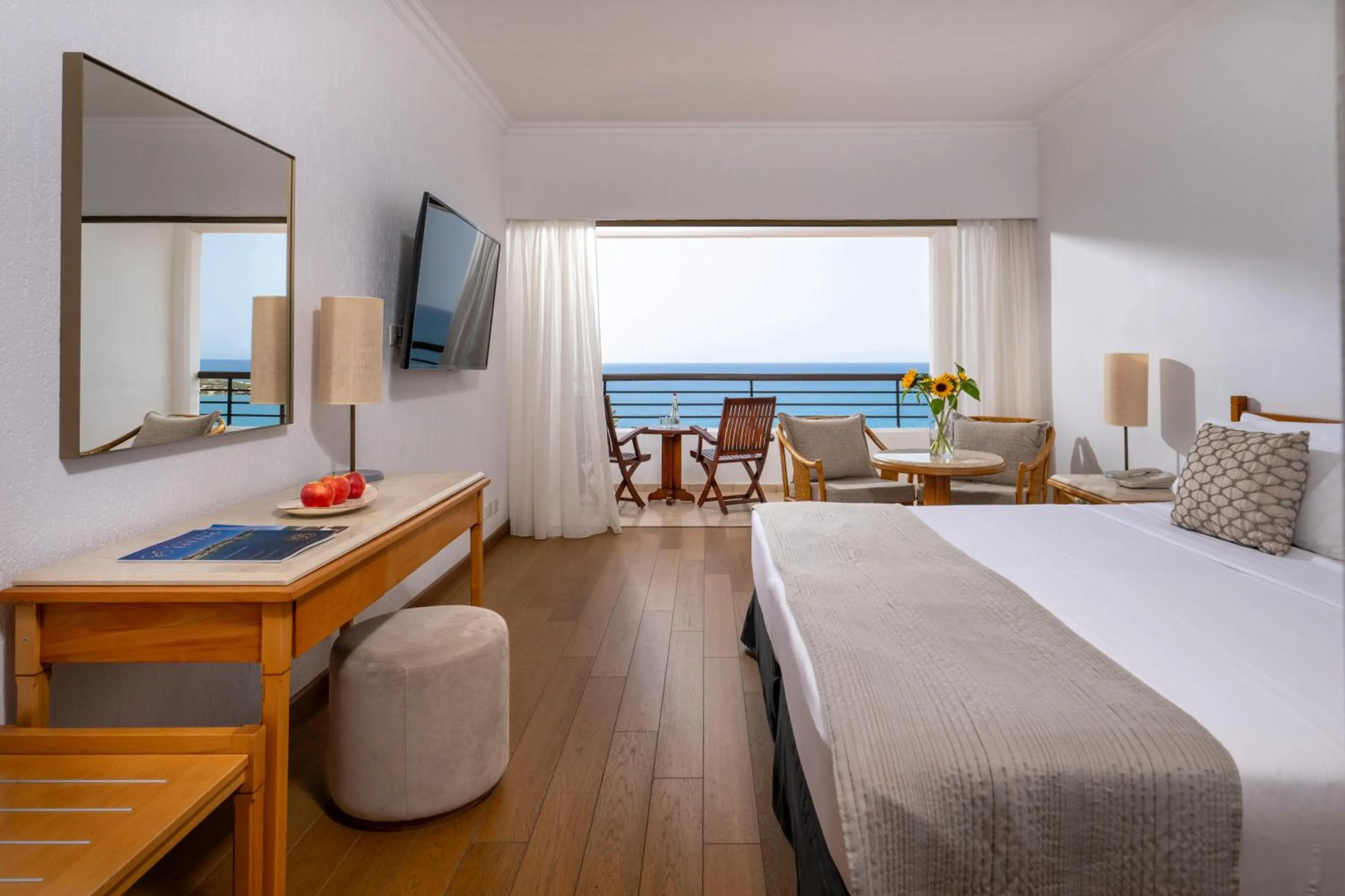 Photo of the whole room, Bed in Coral Beach Hotel & Resort Cyprus