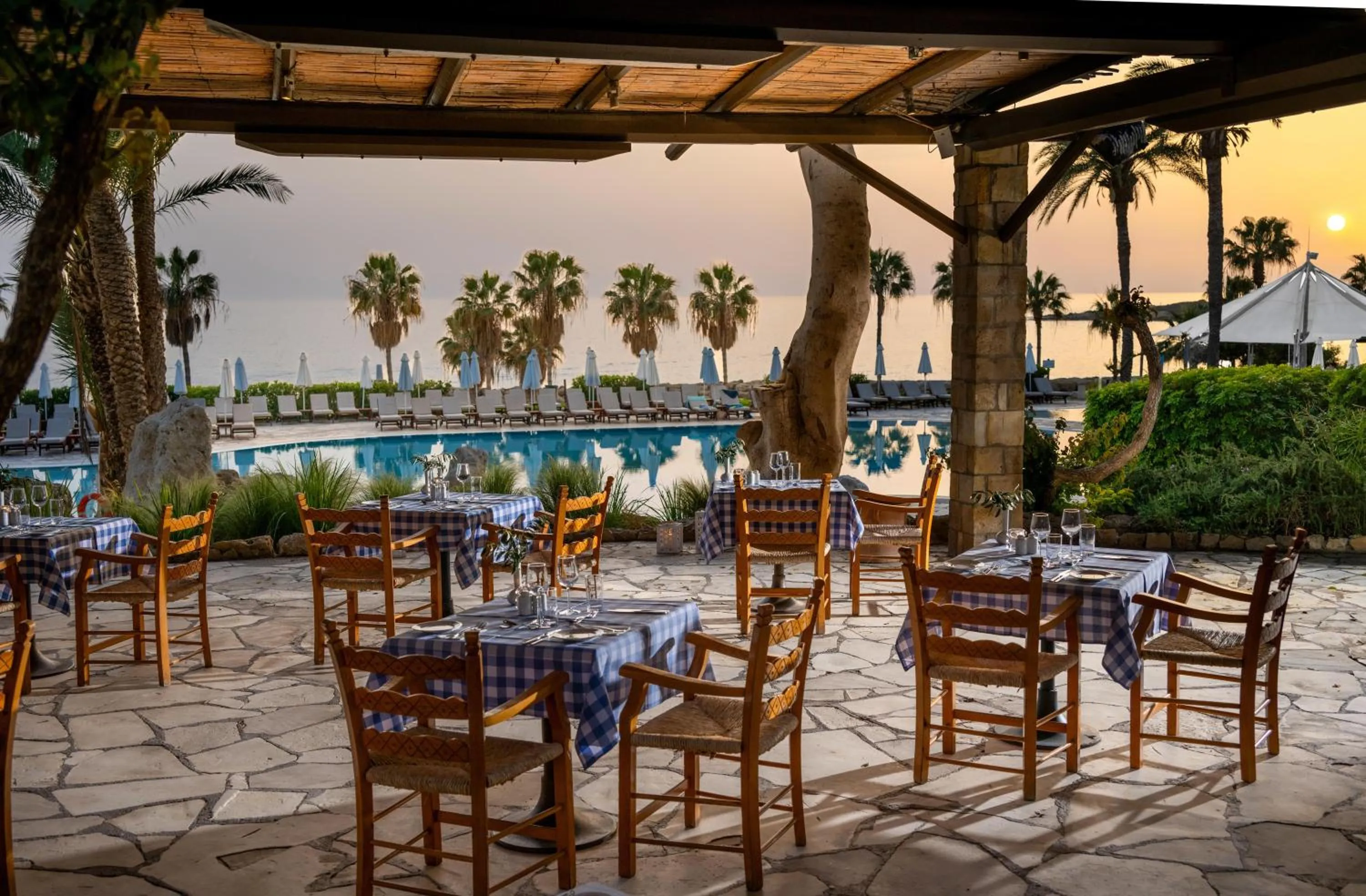 Restaurant/places to eat in Coral Beach Hotel & Resort Cyprus