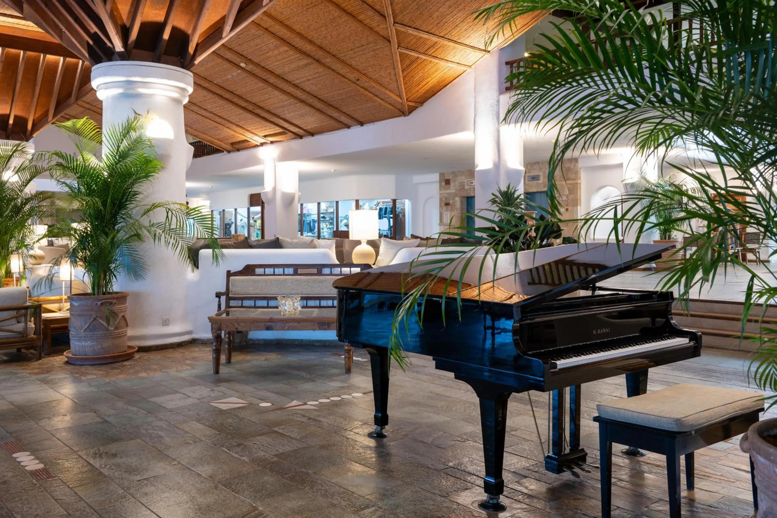 Lounge or bar in Coral Beach Hotel & Resort Cyprus