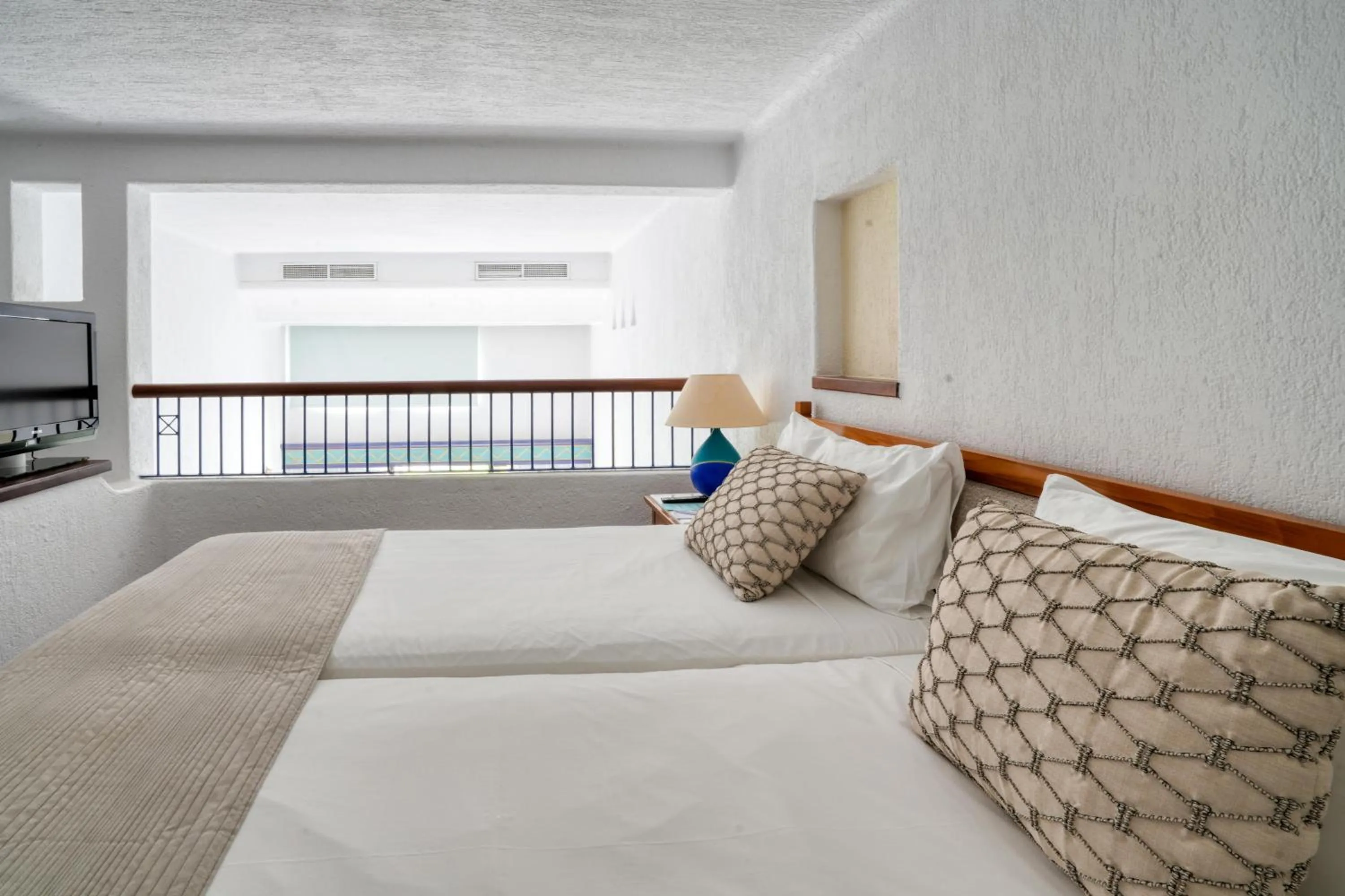 Photo of the whole room, Bed in Coral Beach Hotel & Resort Cyprus