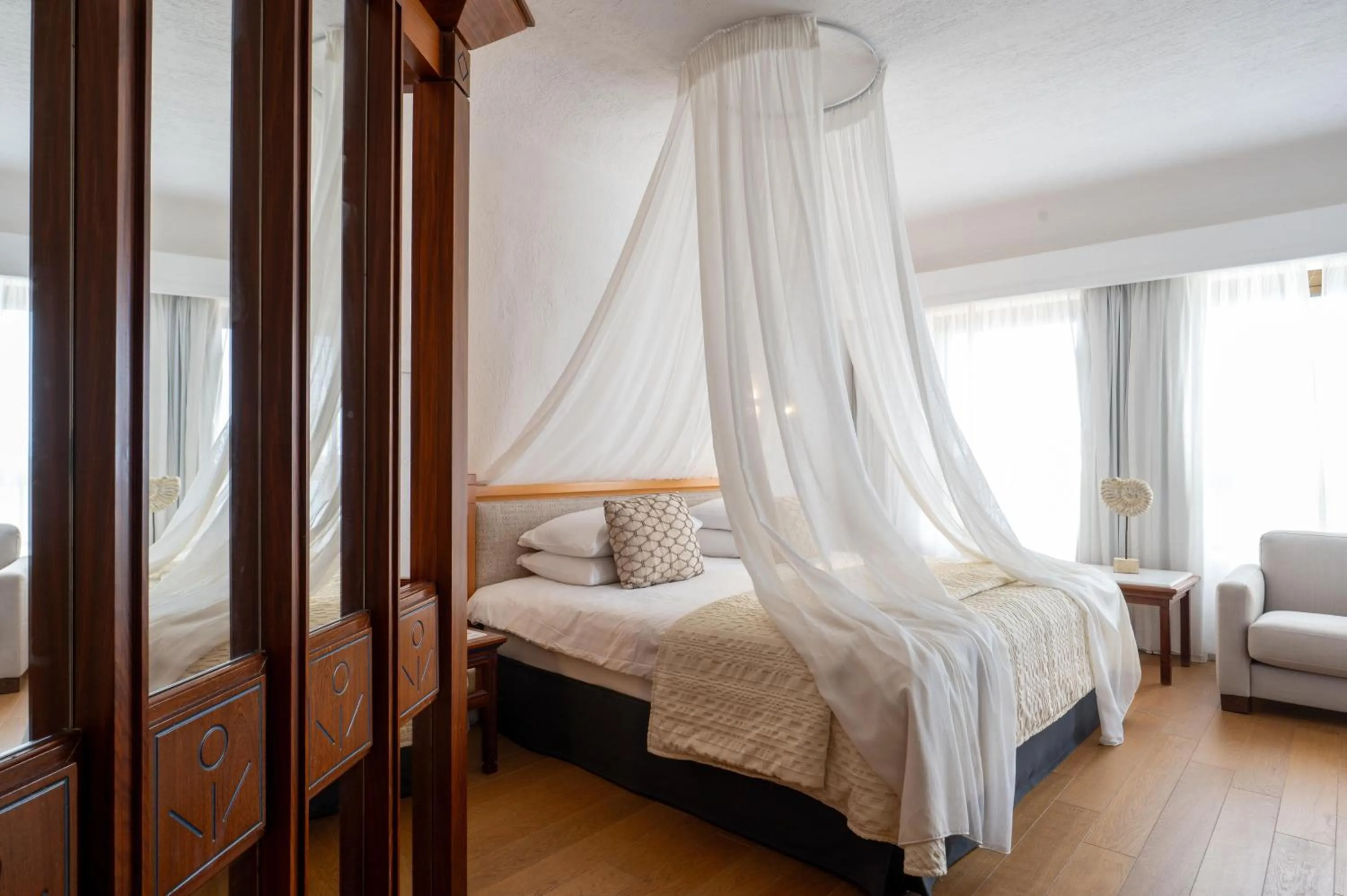 Photo of the whole room, Bed in Coral Beach Hotel & Resort Cyprus