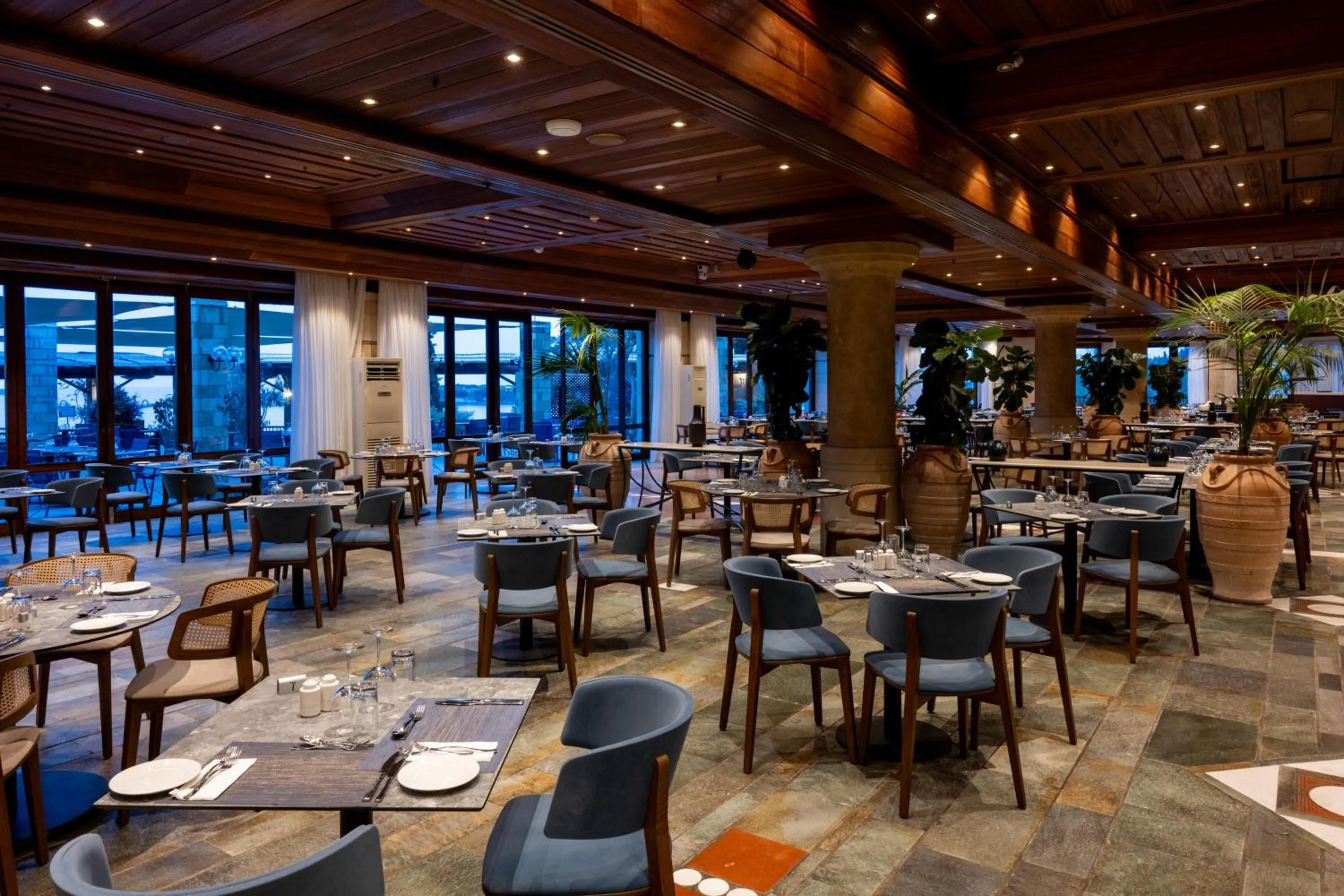 Restaurant/places to eat in Coral Beach Hotel & Resort Cyprus