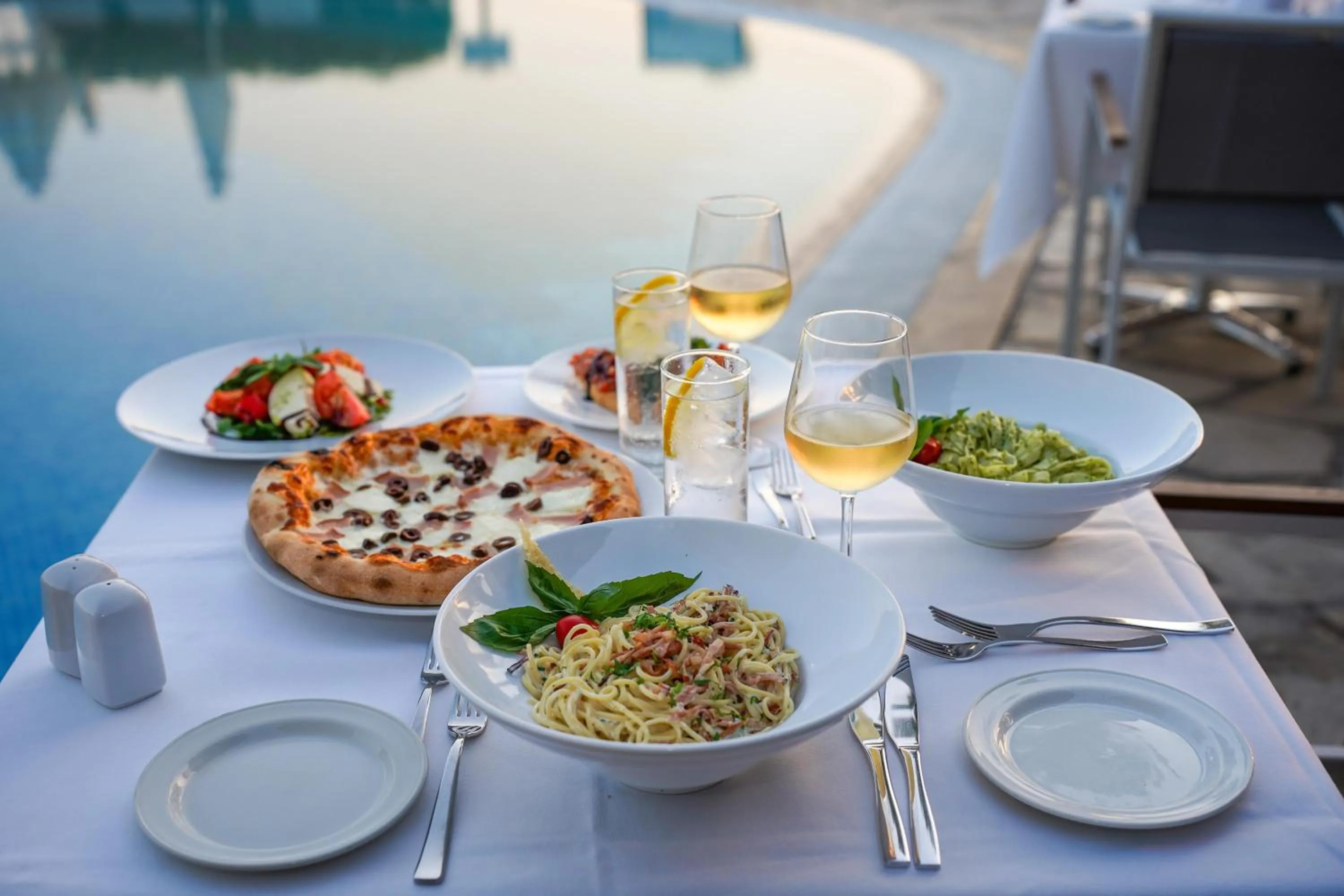 Restaurant/places to eat in Coral Beach Hotel & Resort Cyprus