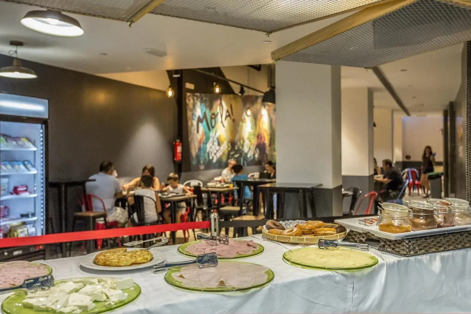 Lounge or bar in Mola Hostel Lounge or bar in Mola Hostel