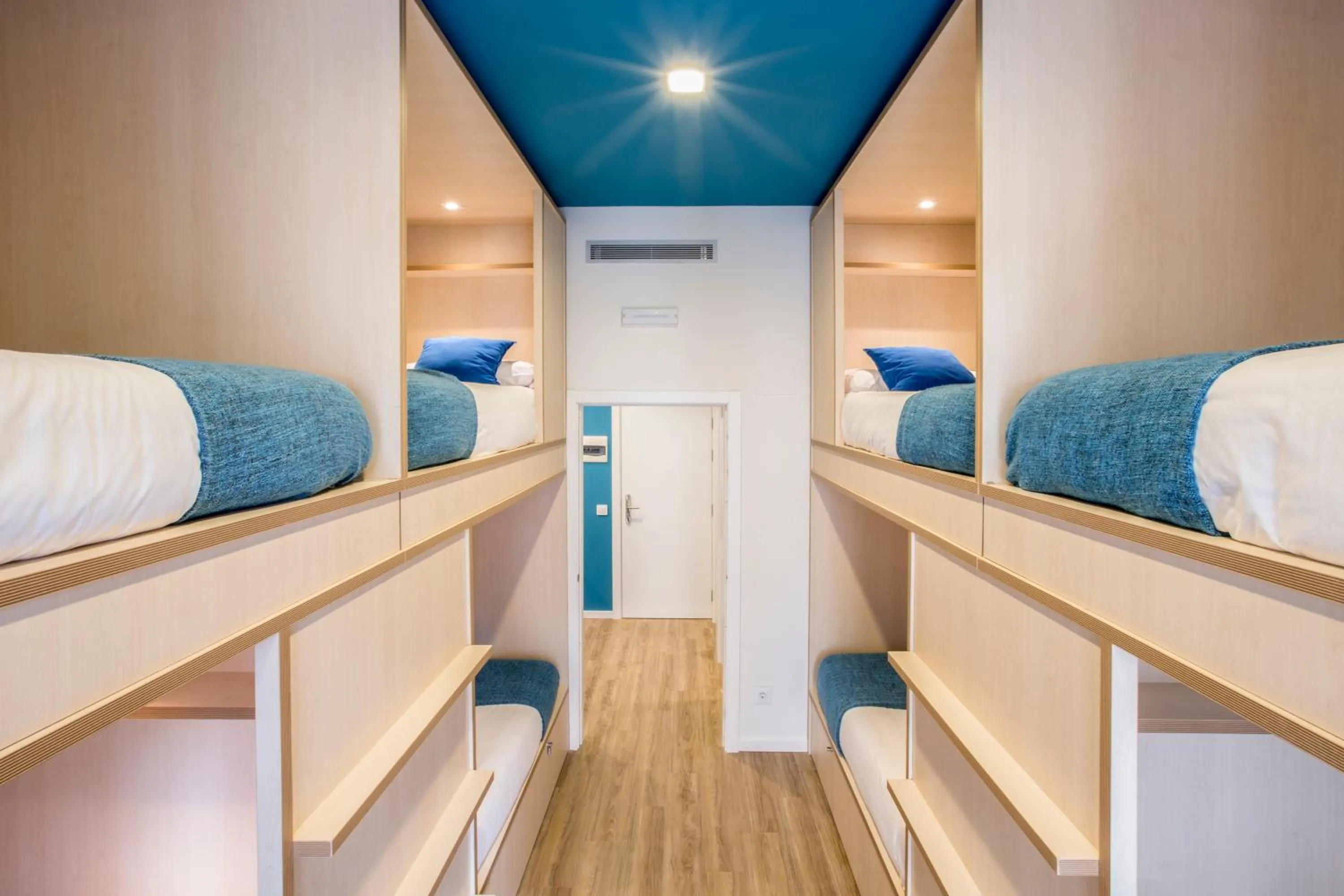 Bedroom, Bed in Mola Hostel