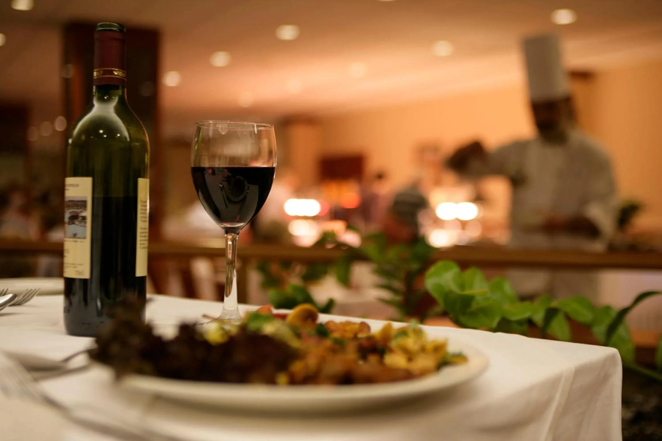 Food and drinks in Avanti Hotel